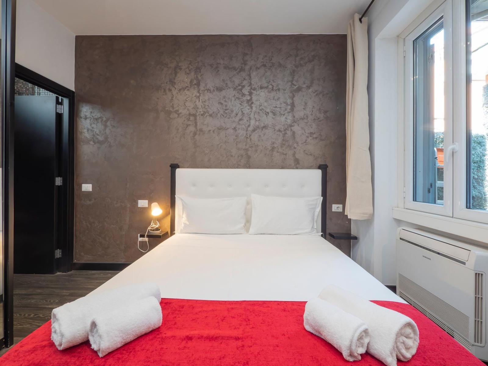 Xenia - Spacious Four-room In Moscova Apartment Mailand