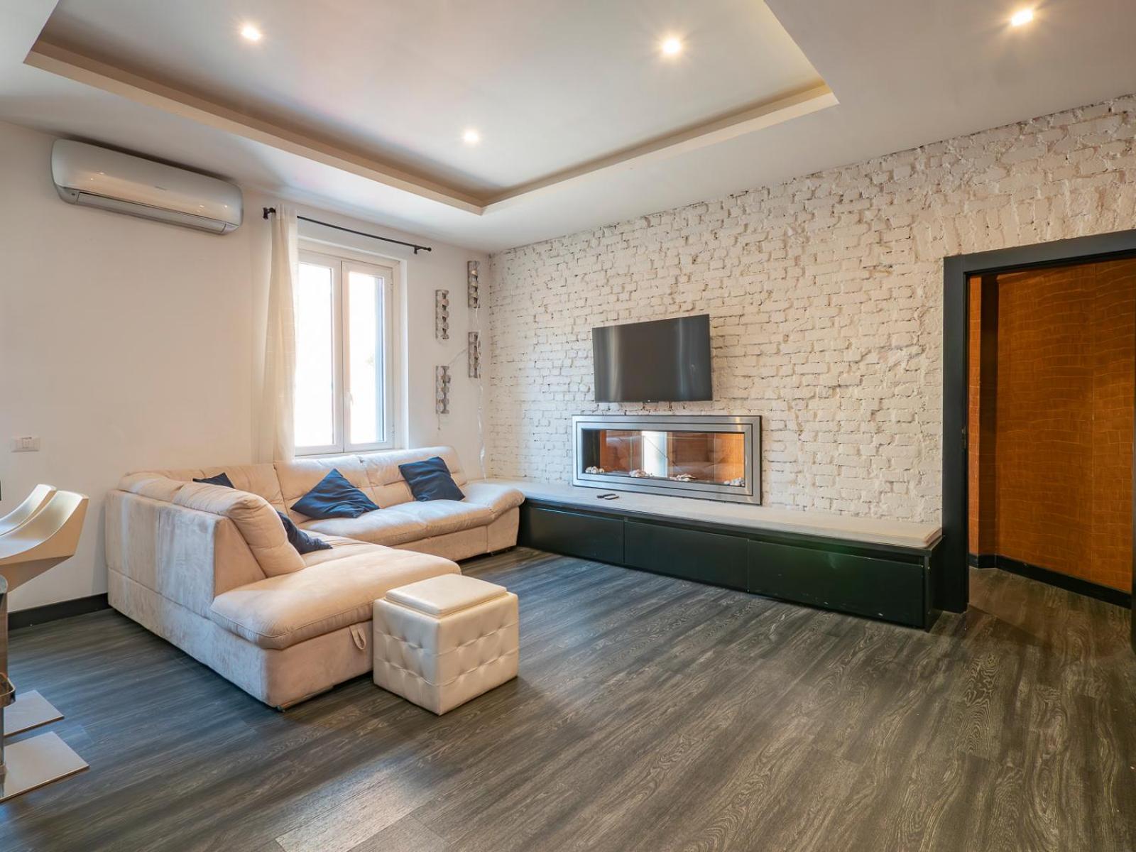Apartment Xenia - Spacious Four-room In Moscova Mailand