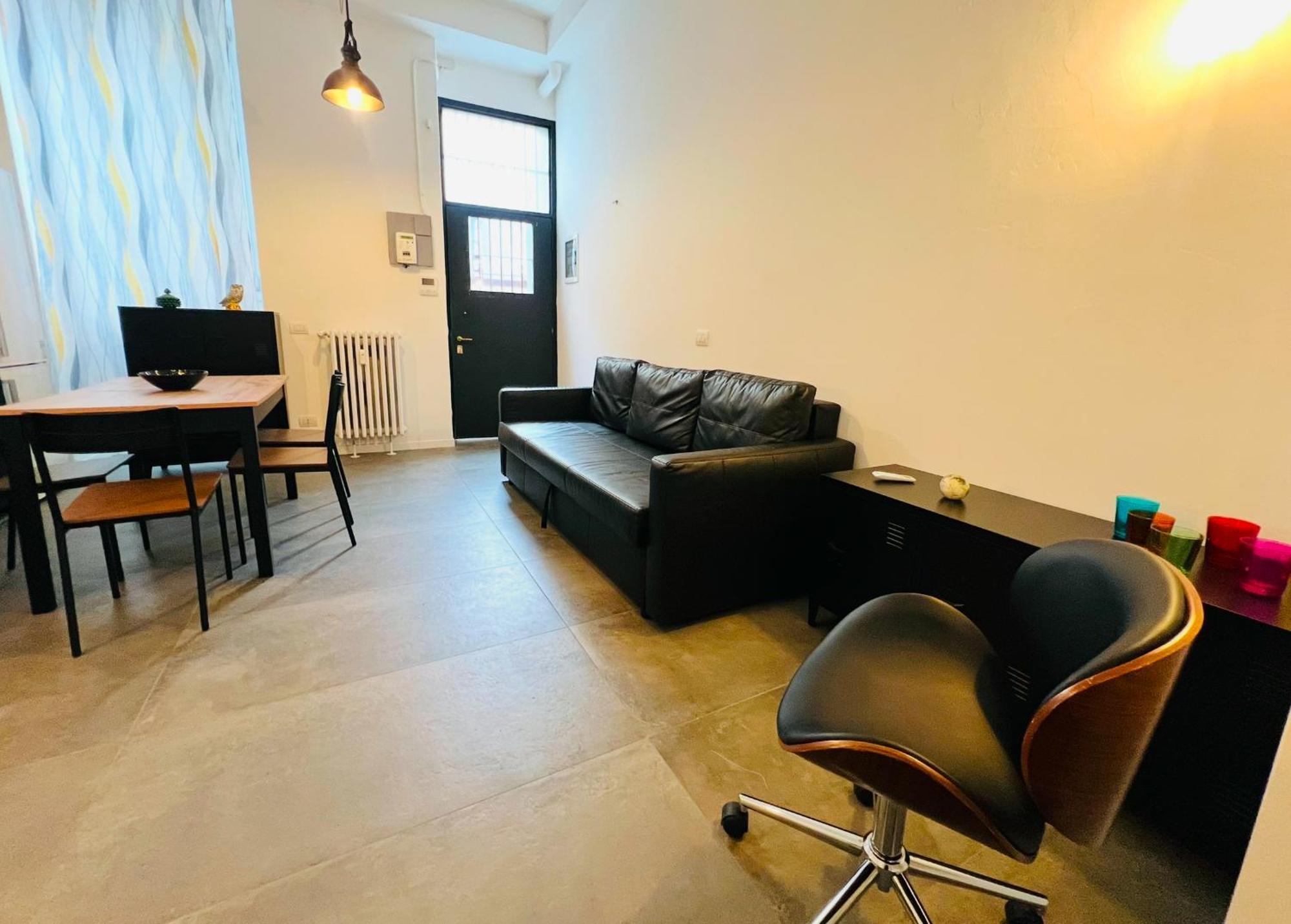 Flats And Modern In Navigli Mailand