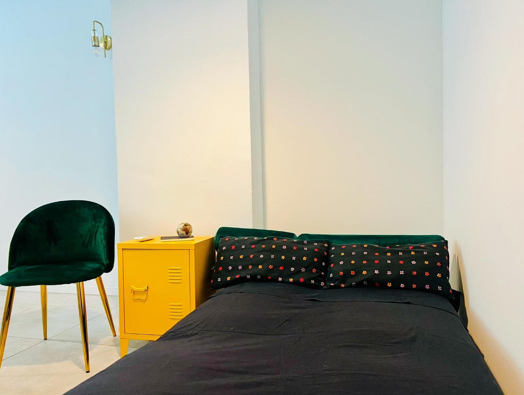 Flats And Modern In Navigli Apartment Mailand