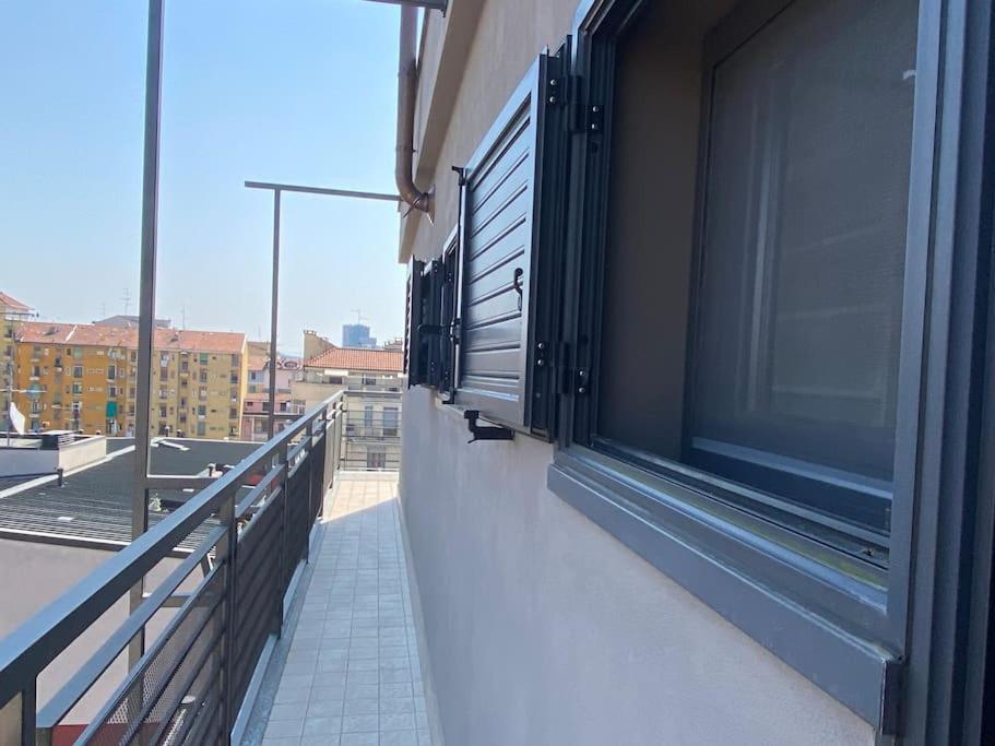 Penthouse Luce Near Metro-bus-tram Apartamento Milão