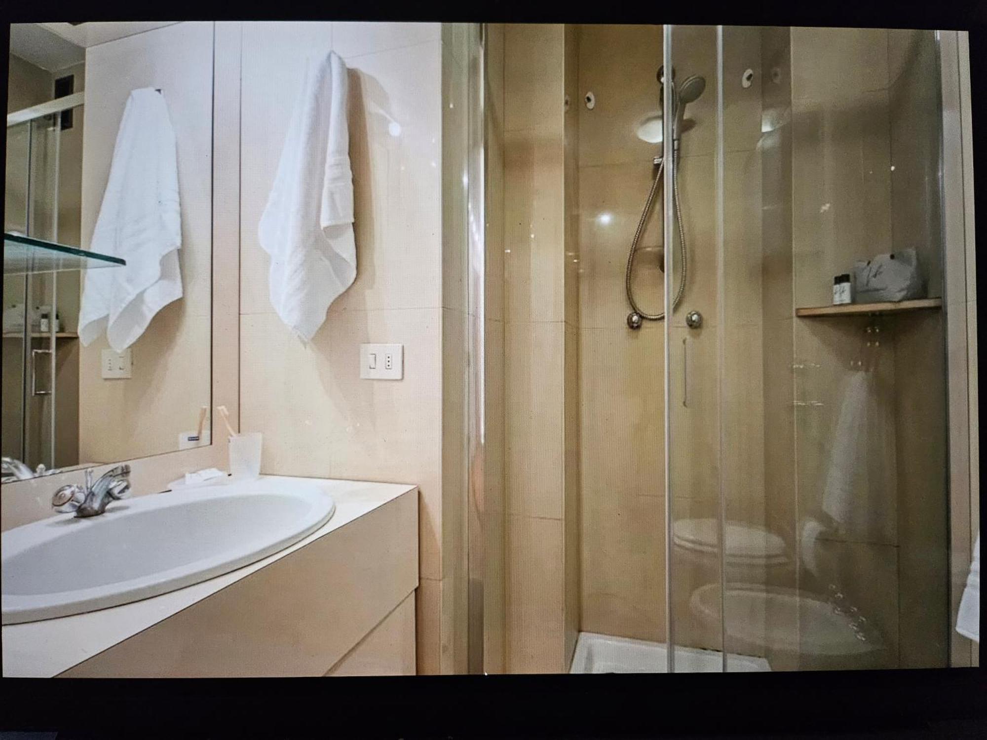 Two-room San Babila Apartment *