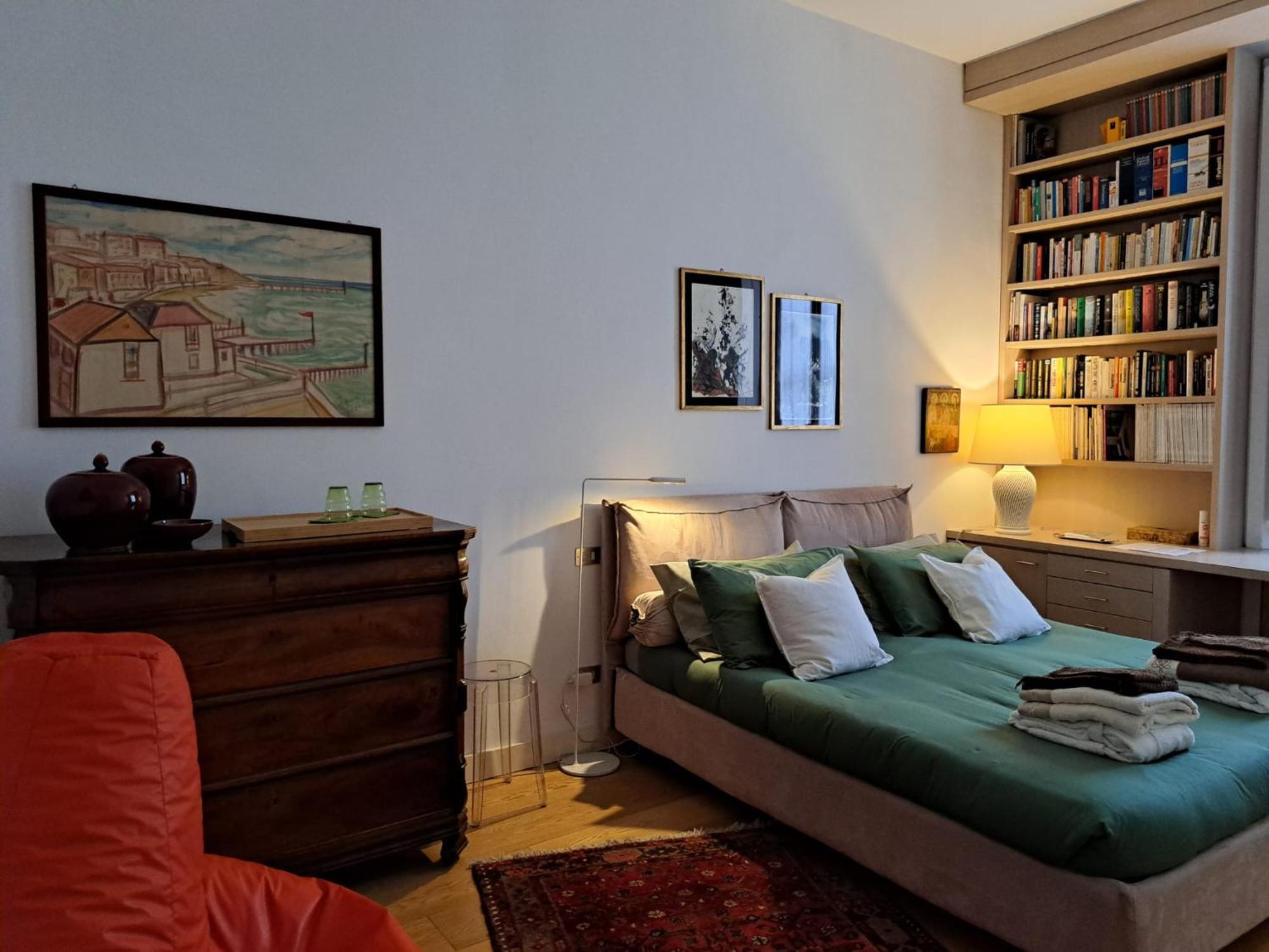 Casa Mari - Free Secure Parking, Breakfast, Private Bathroom, Wifi, Garden, Aircon, 3 Min Walk To Metro And Train Station * Milão