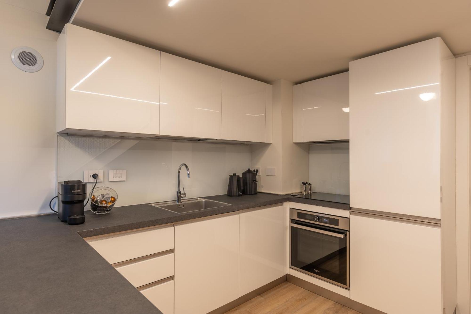 Citylife Elegant Escape Apartment *