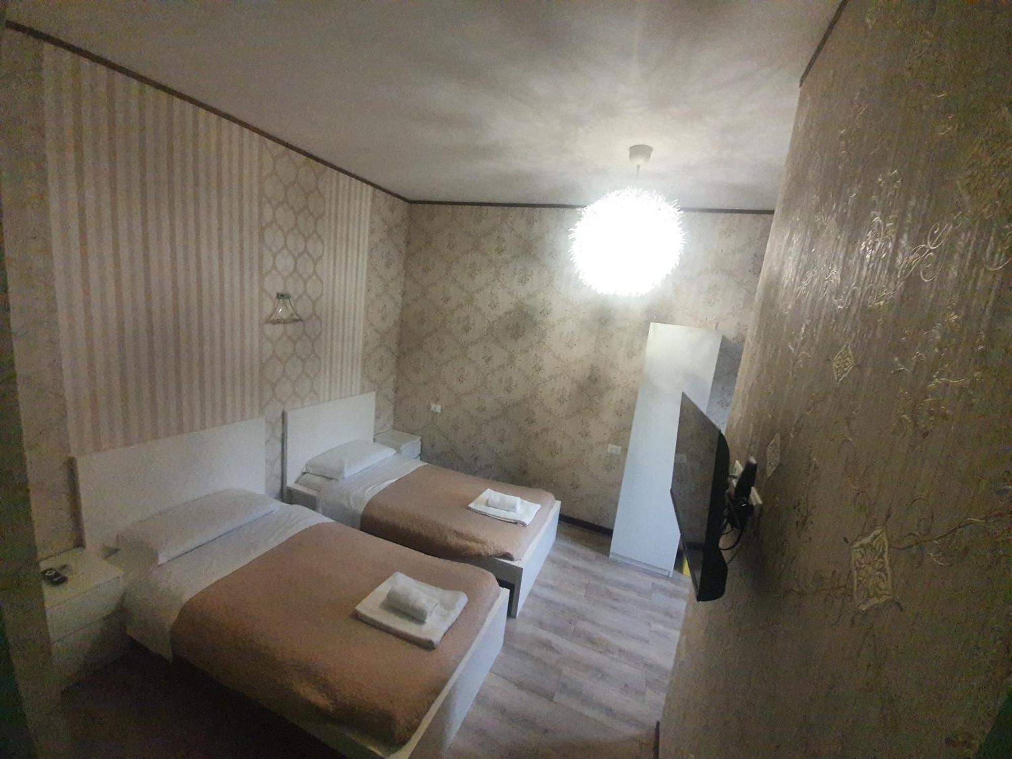 Sira House 2*