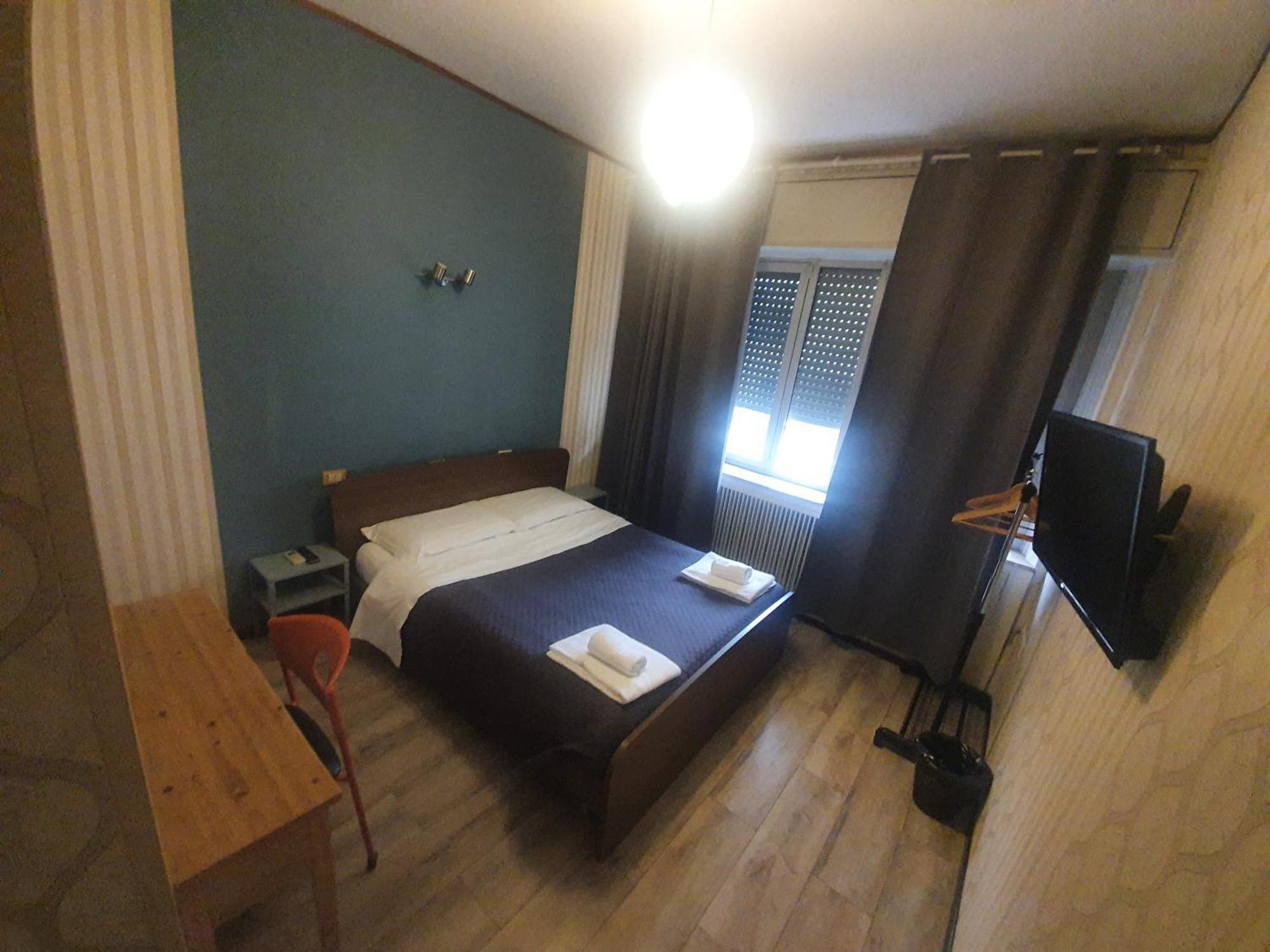 Sira House 2* Milan