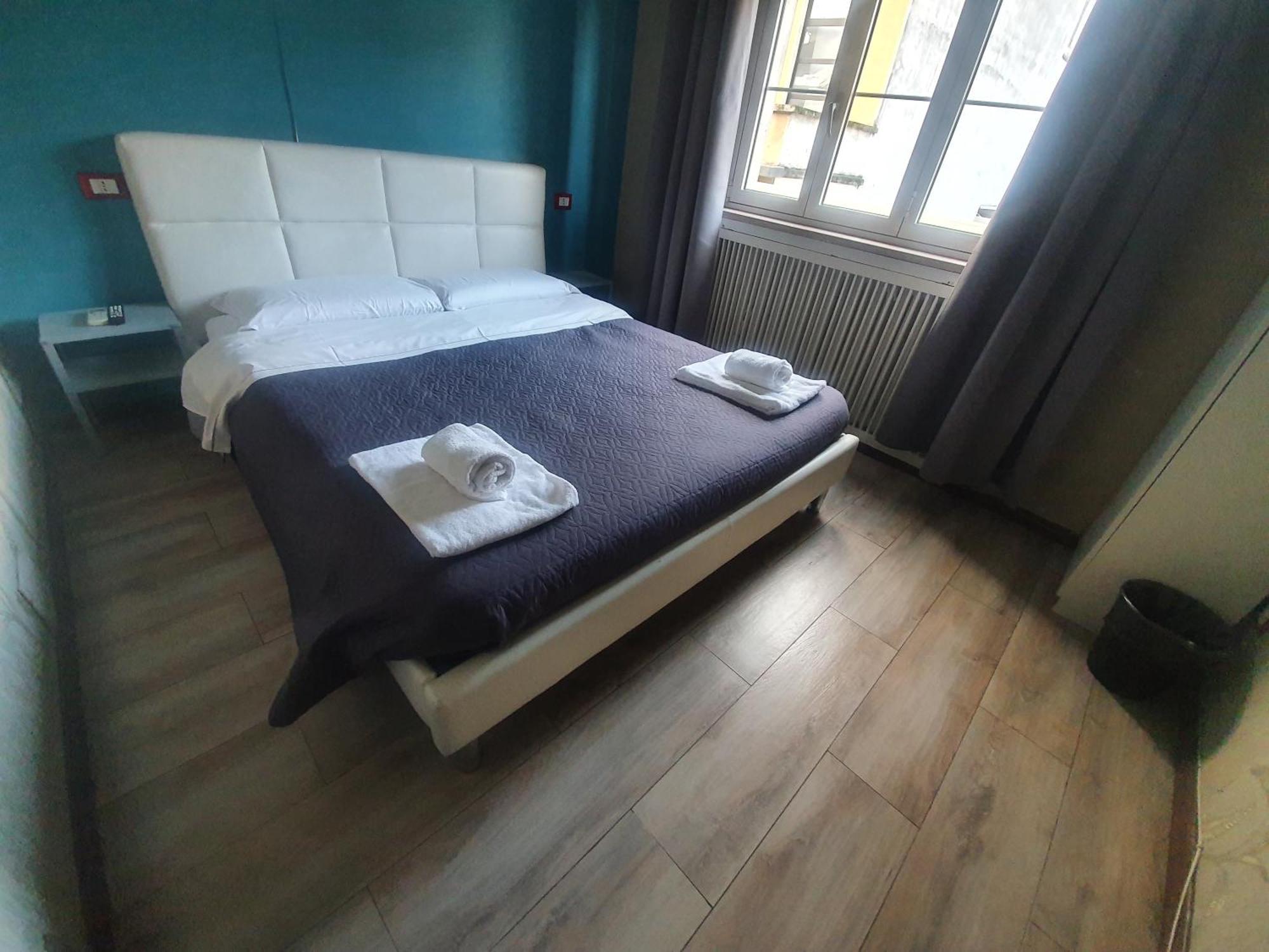 Guest house Sira House 2*