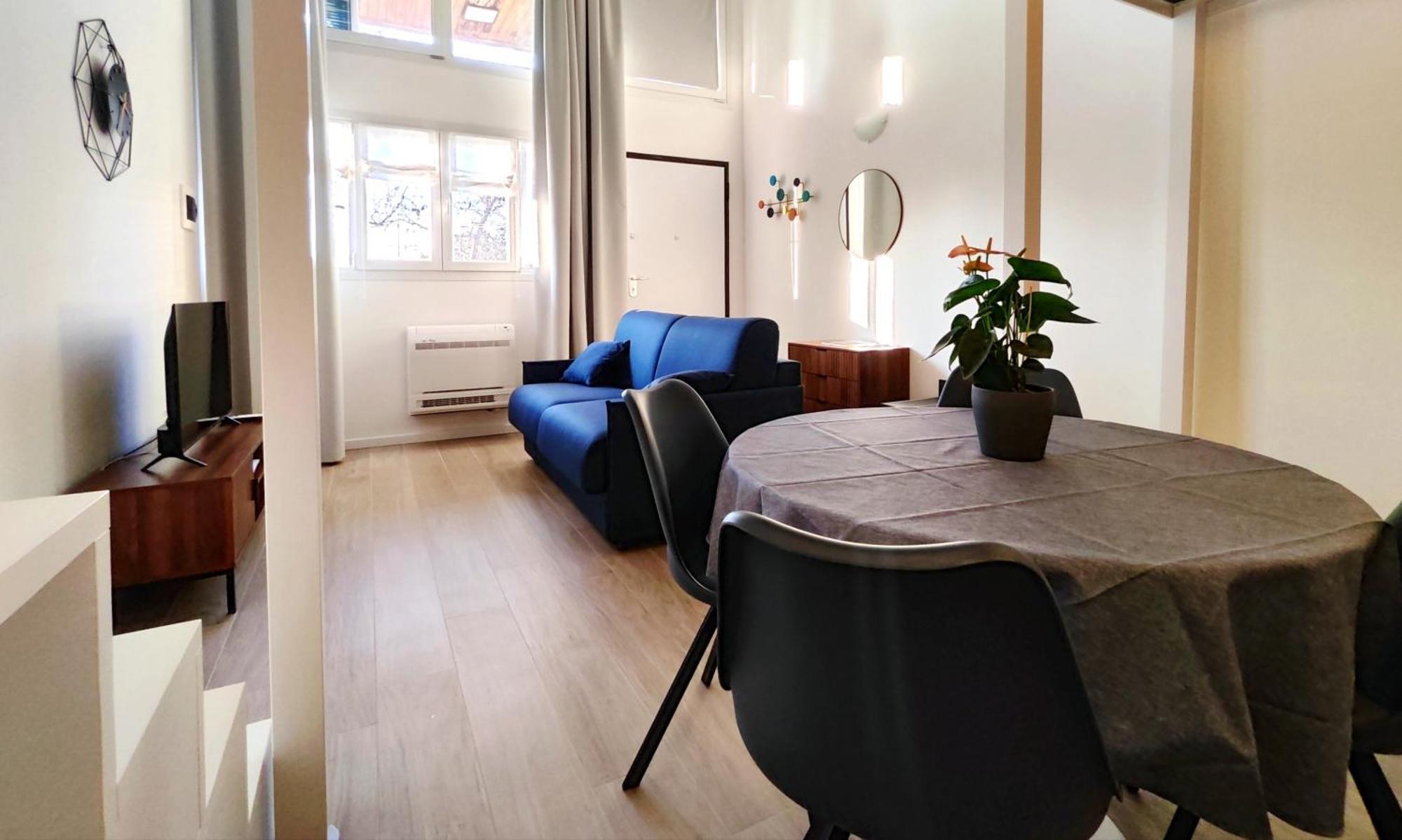 Apartment Fantastic Loft Famagosta Parkingnetflix