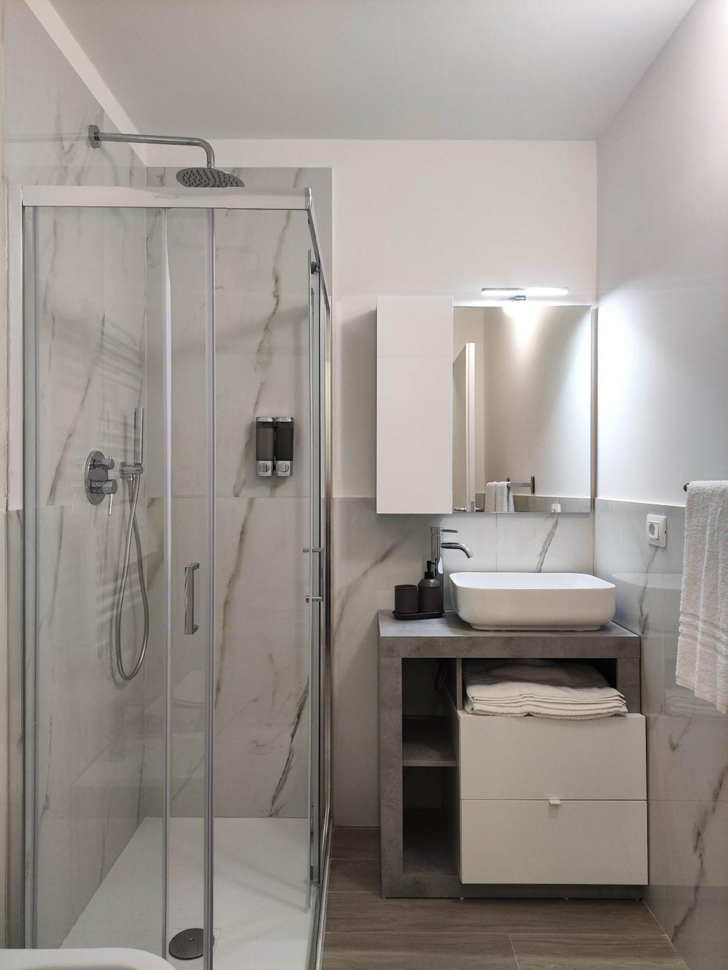 Apartment Fantastic Loft Famagosta Parkingnetflix *