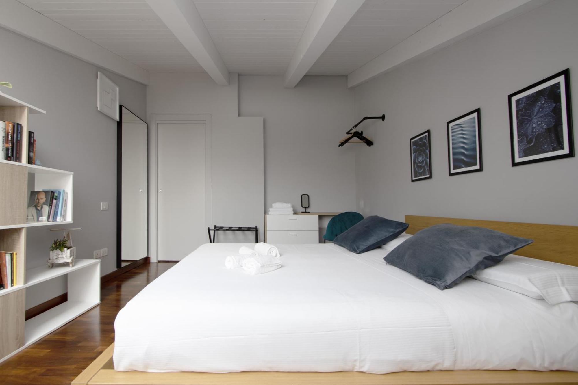 Penthouse With Patio & 2 Baths, 10 Min To Duomo *