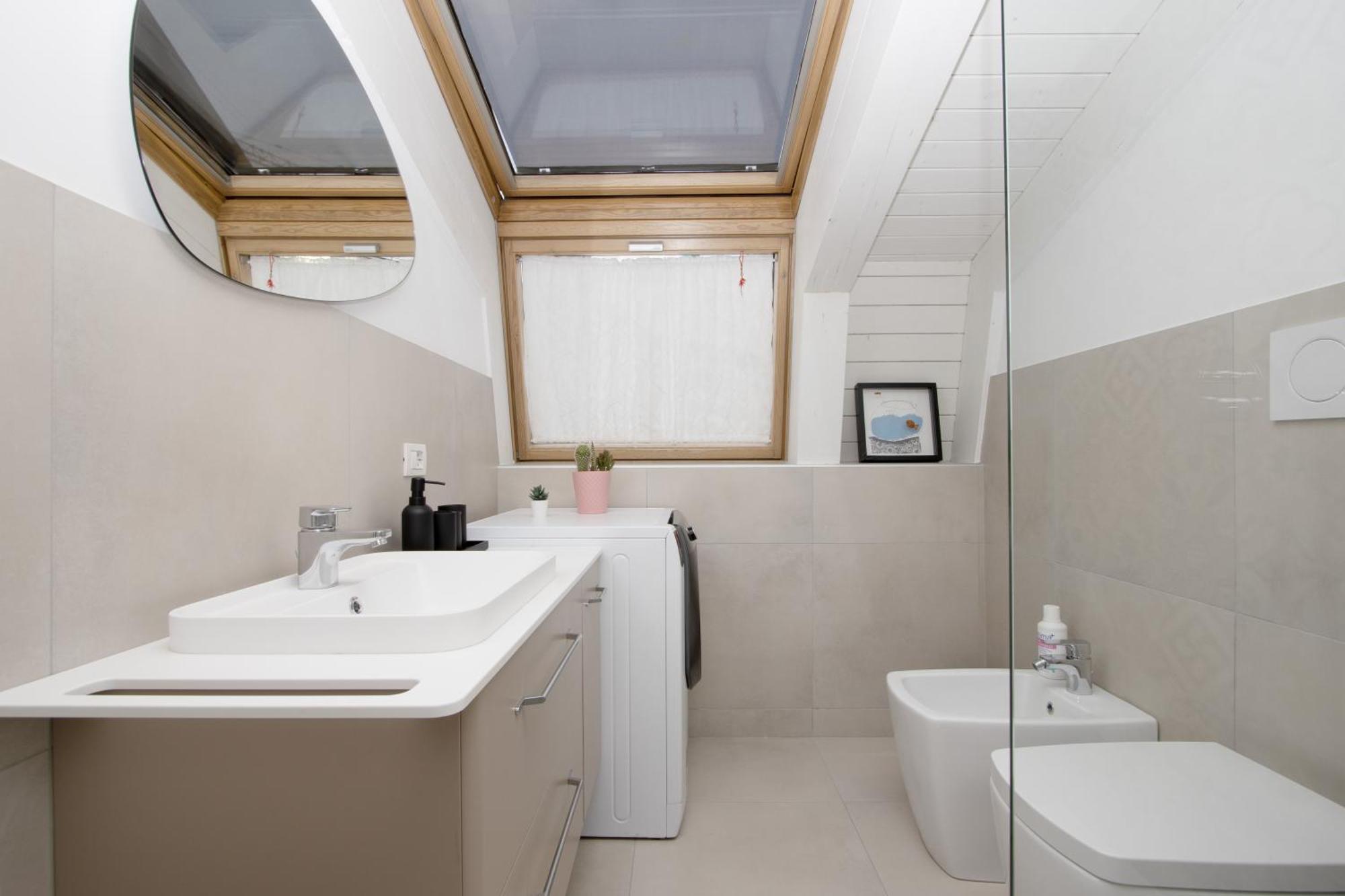Penthouse With Patio & 2 Baths, 10 Min To Duomo