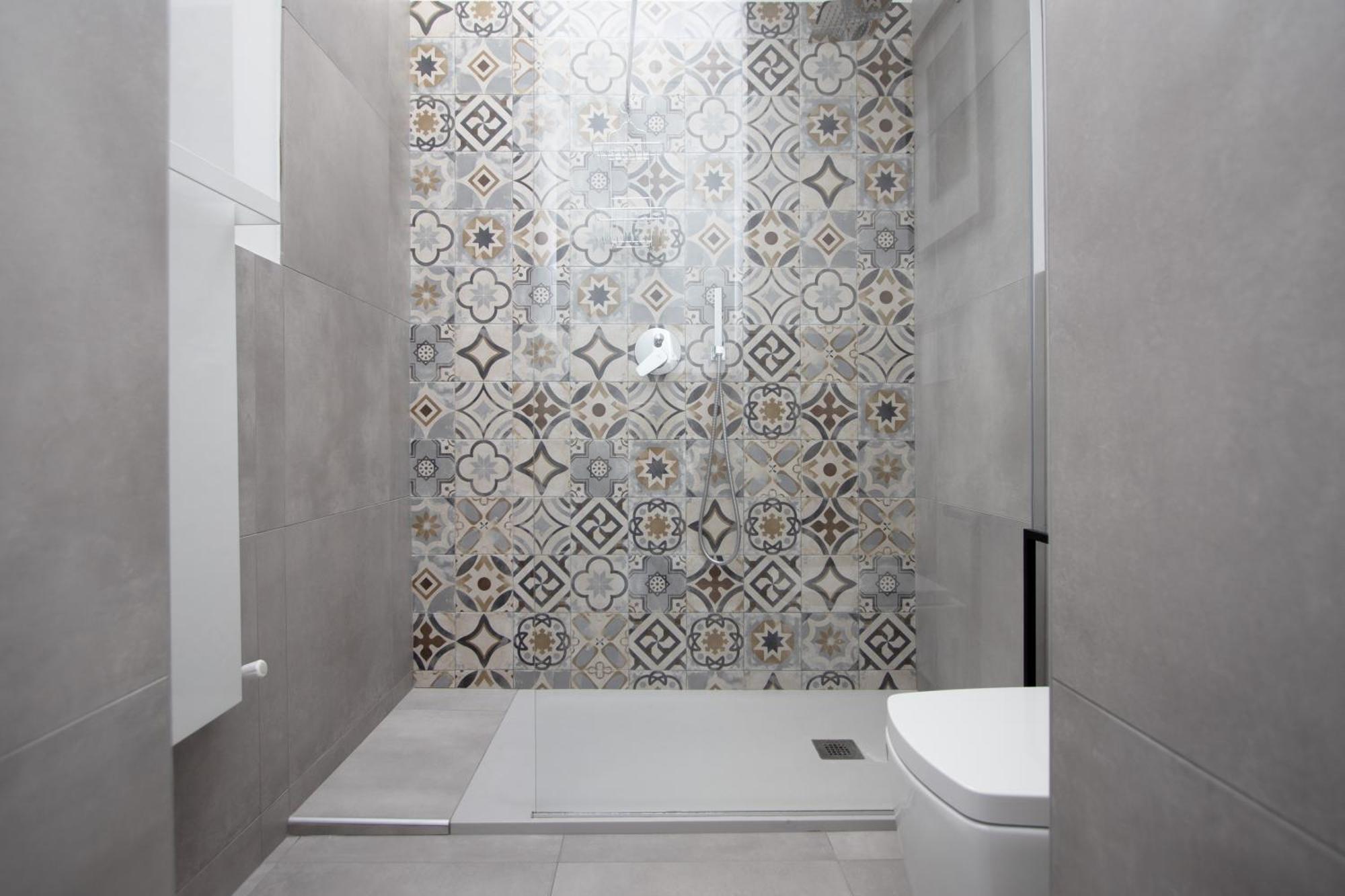 Penthouse With Patio & 2 Baths, 10 Min To Duomo Apartment Mailand
