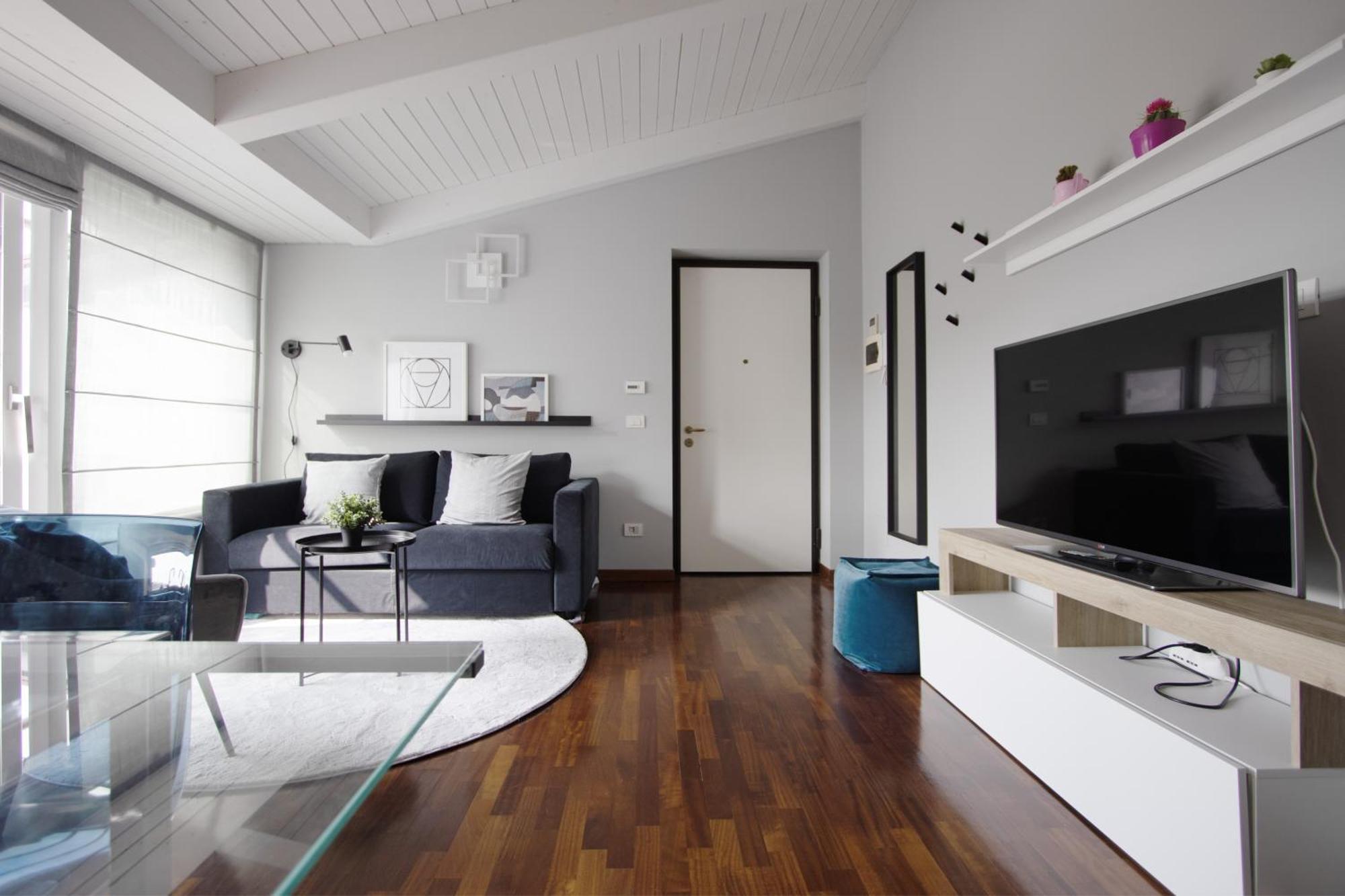 Penthouse With Patio & 2 Baths, 10 Min To Duomo Mailand