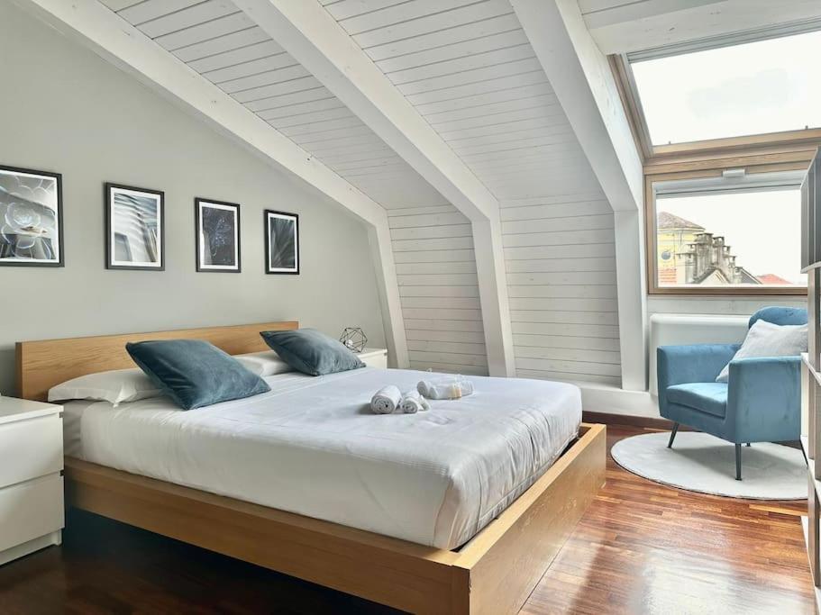 Penthouse With Patio & 2 Baths, 10 Min To Duomo * Mailand