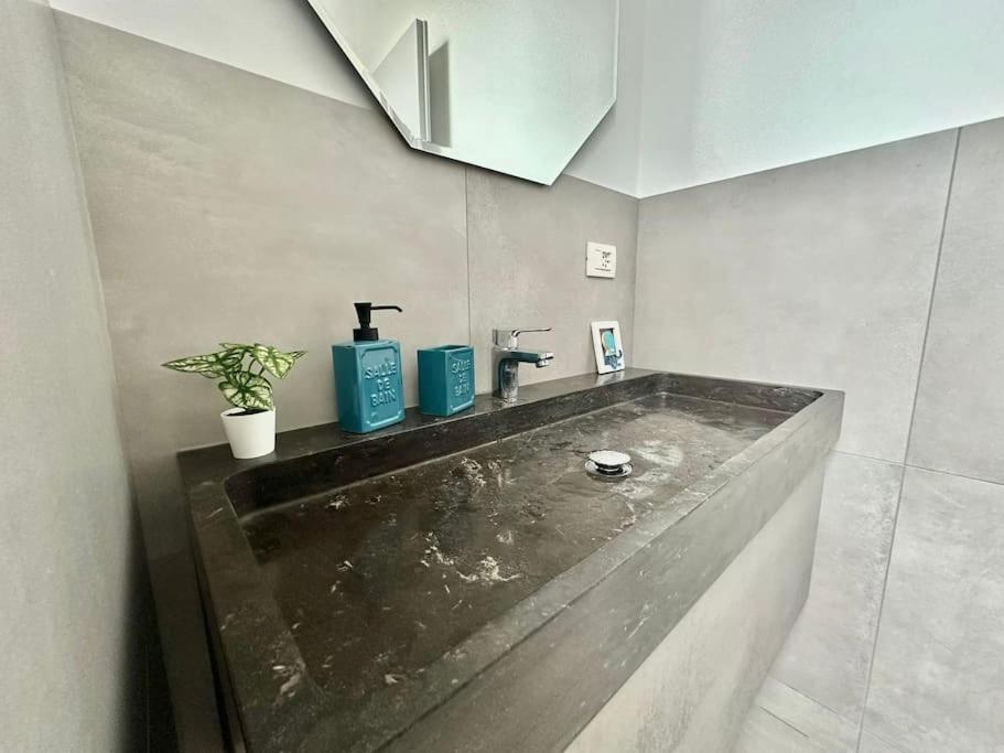 Penthouse With Patio & 2 Baths, 10 Min To Duomo