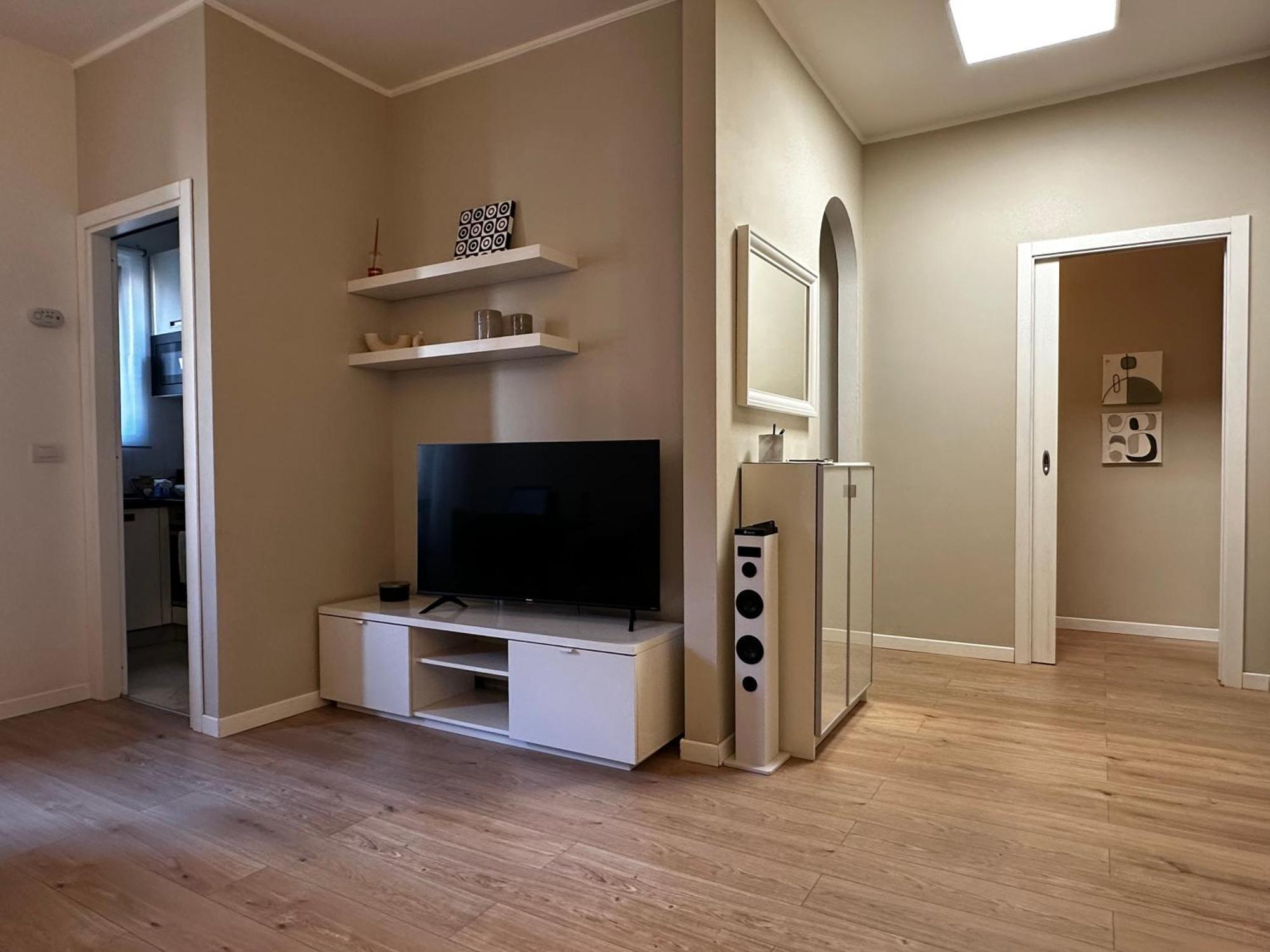 Solari Apartment, Fashion Street