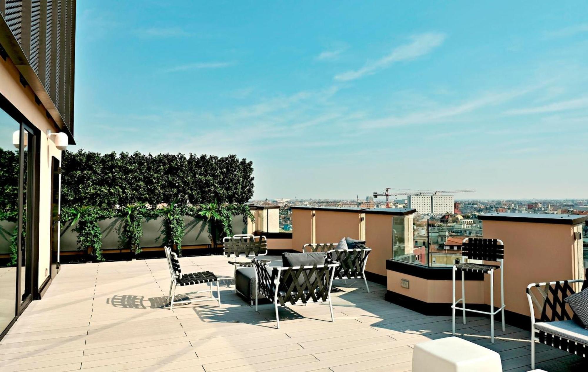 Apartamento San Babila Tower With Panoramic Terrace Overlooking Duomo By Rentopolis *