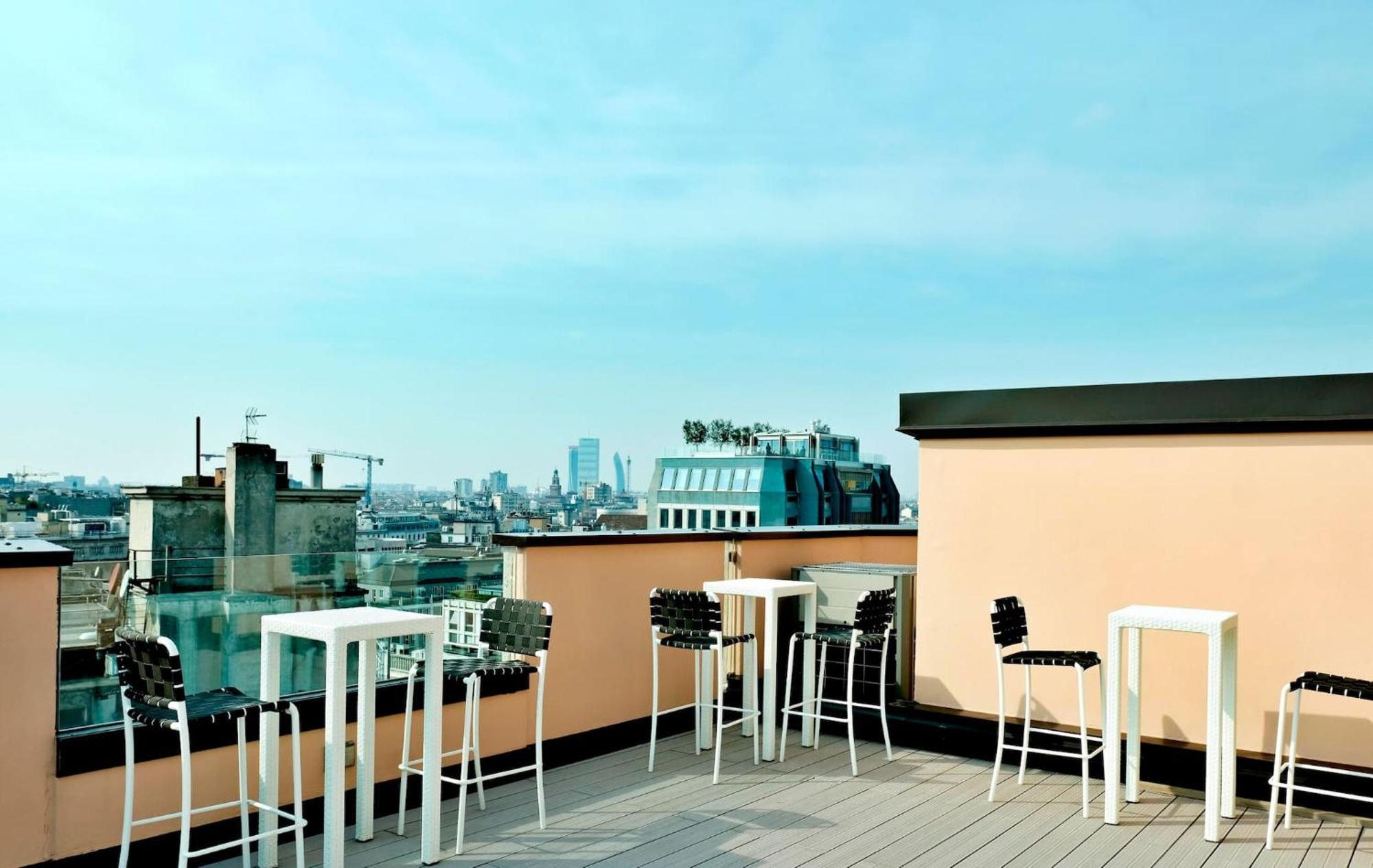 San Babila Tower With Panoramic Terrace Overlooking Duomo By Rentopolis Apartamento