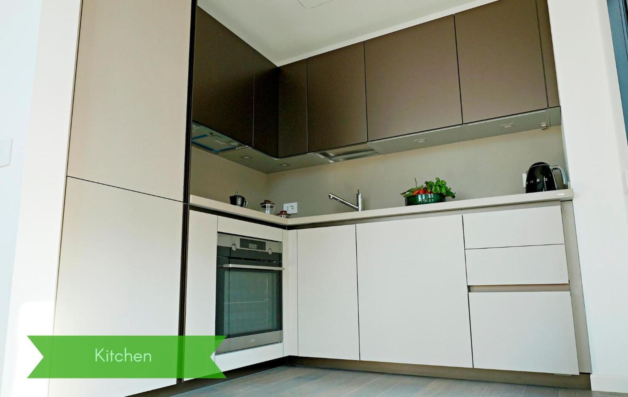 Apartamento San Babila Tower With Panoramic Terrace Overlooking Duomo By Rentopolis *
