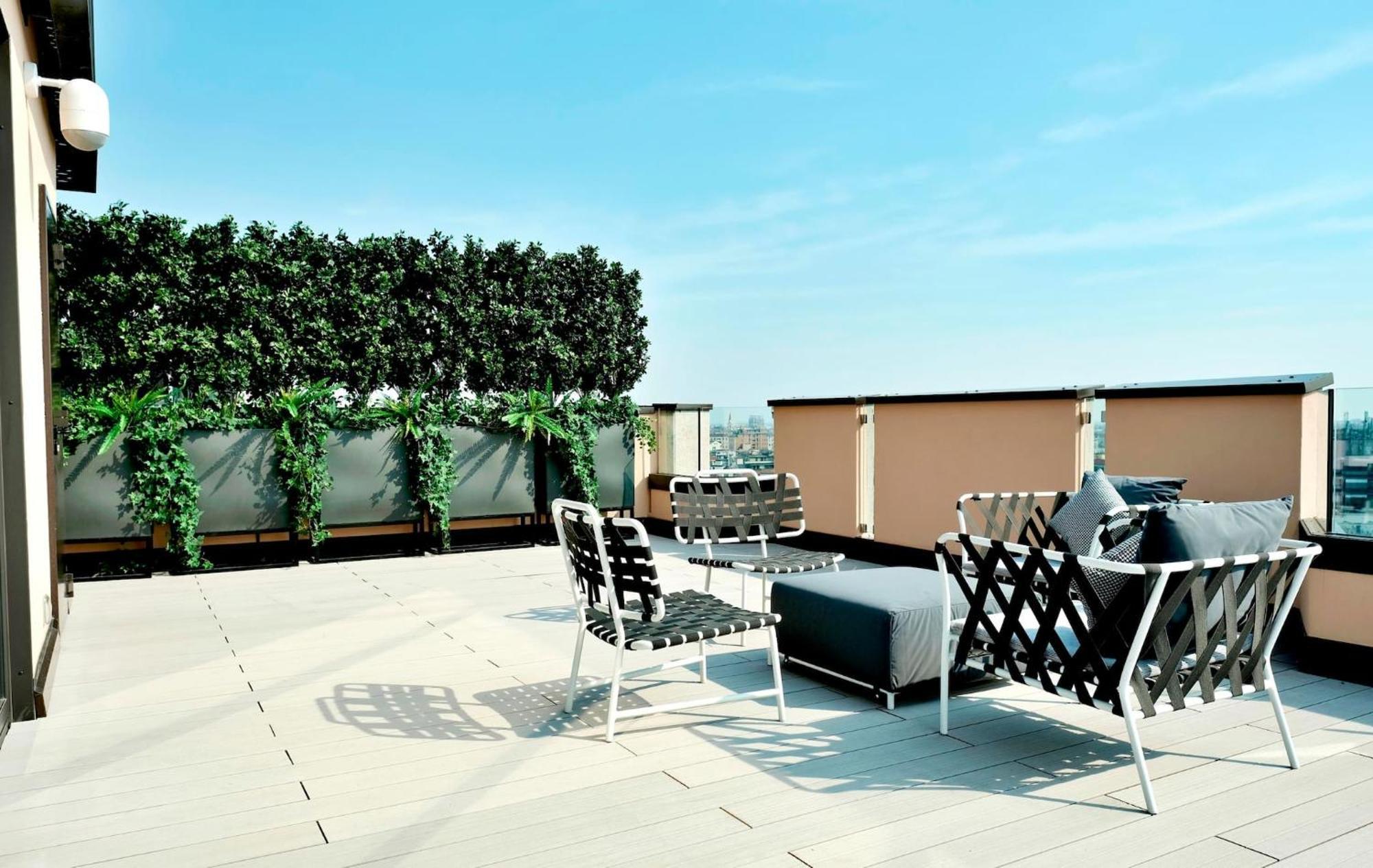 San Babila Tower With Panoramic Terrace Overlooking Duomo By Rentopolis Apartamento Milão