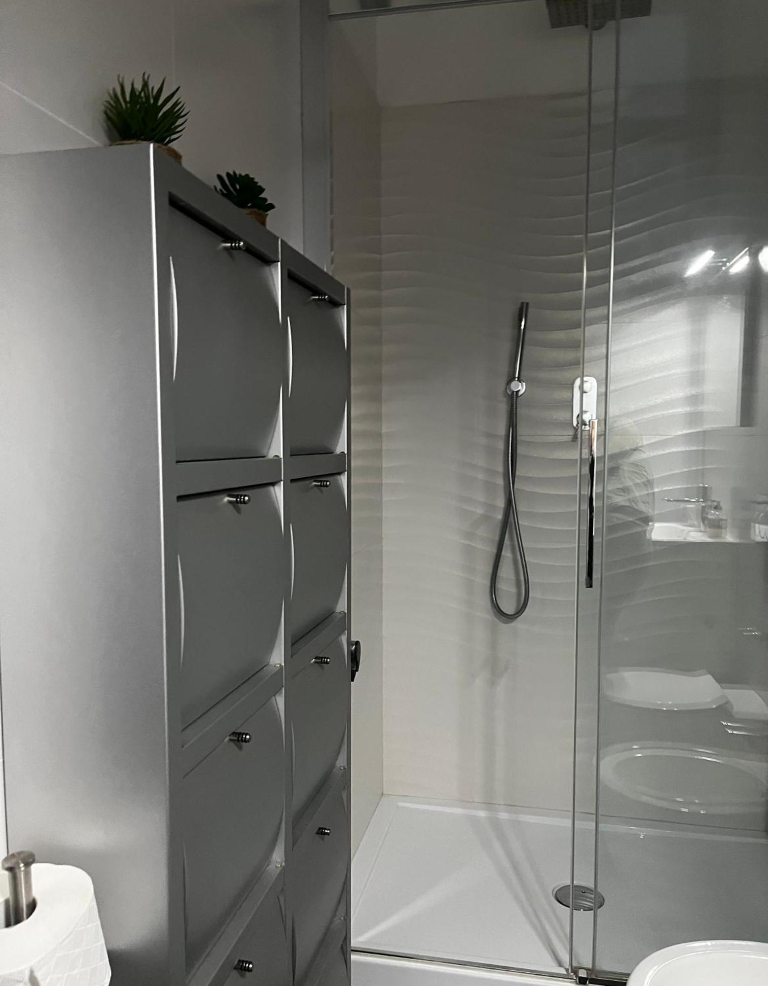 Bellissima Con Bagno Privato Citylife - Sempione Privatunterkunft