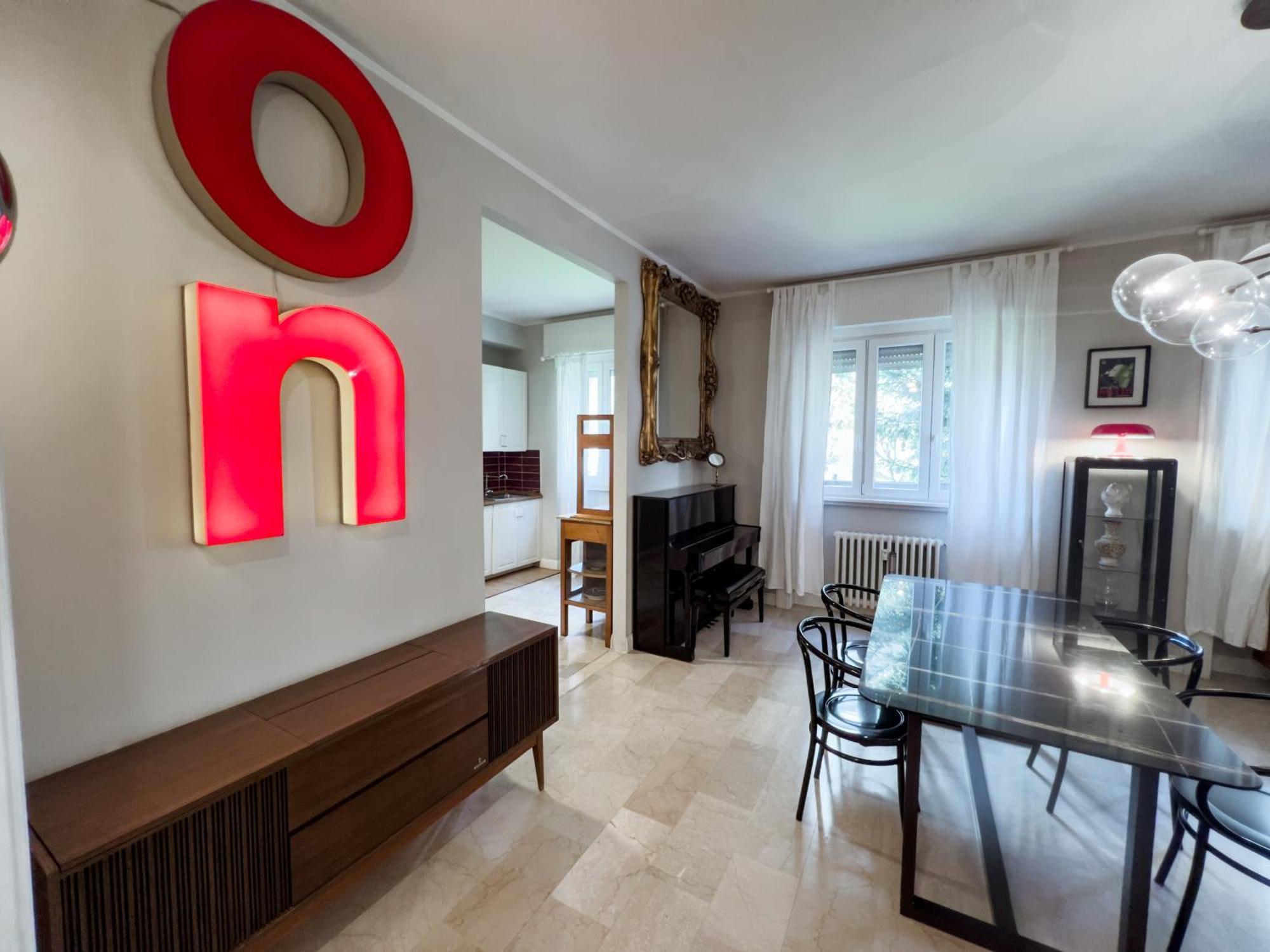 Apartment Isola Trendy Retreat - Large Flat,