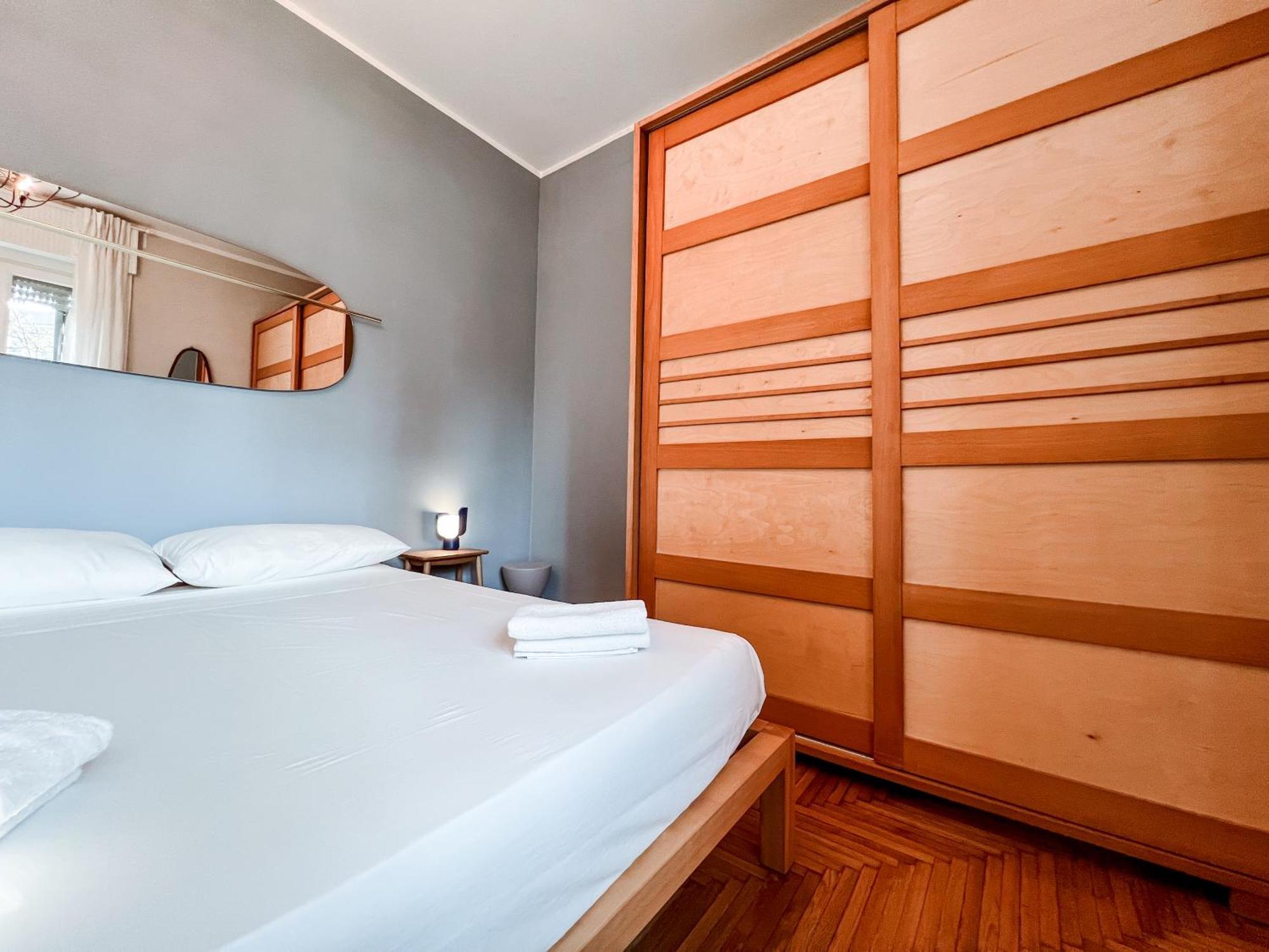 Isola Trendy Retreat - Large Flat, Apartment