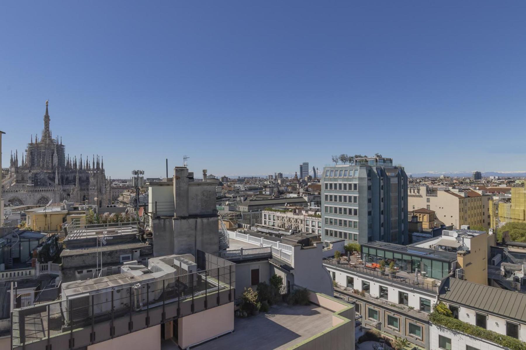 San Babila Tower With Panoramic Terrace Overlooking Duomo By Rentopolis Apartamento