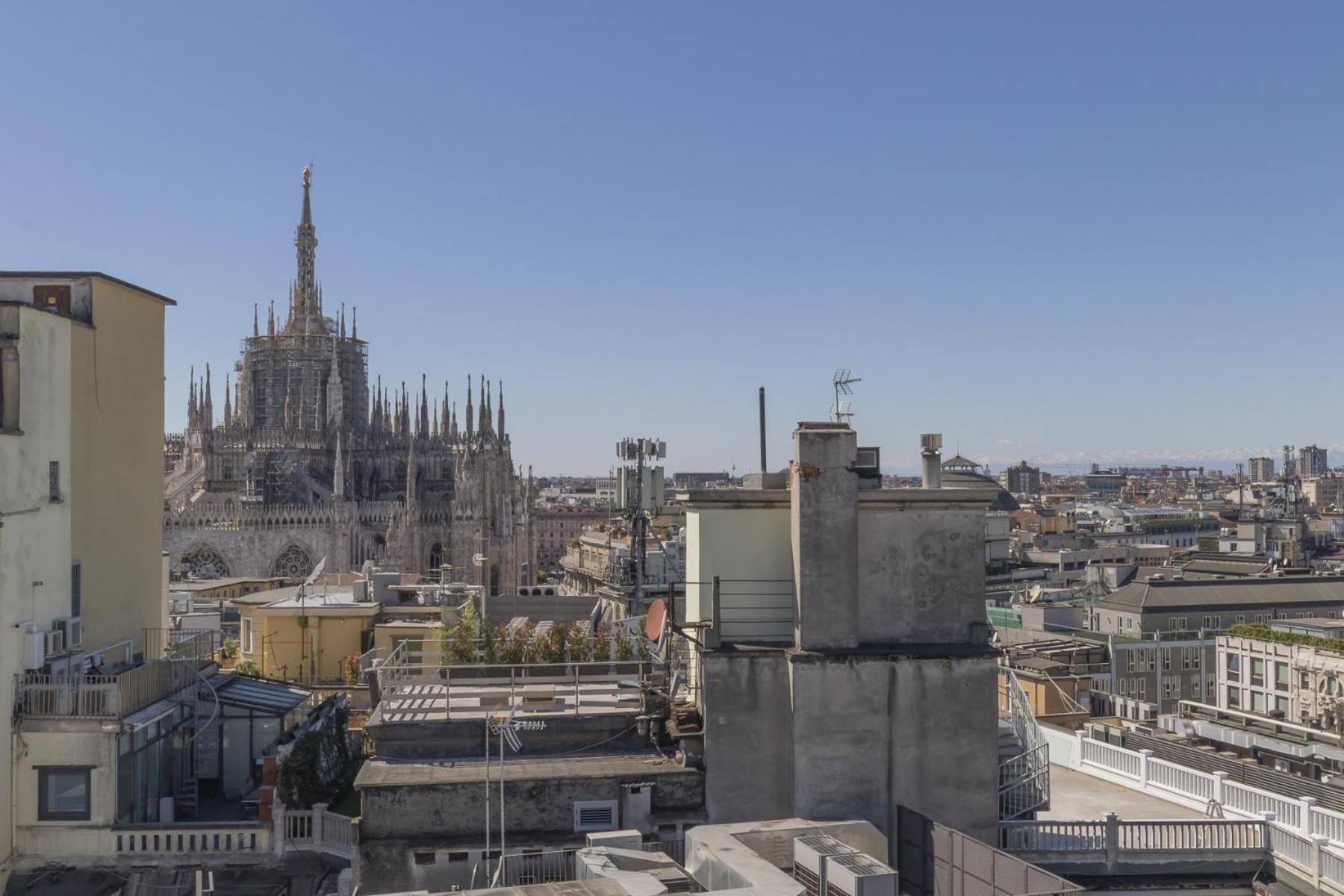 Apartamento San Babila Tower With Panoramic Terrace Overlooking Duomo By Rentopolis *