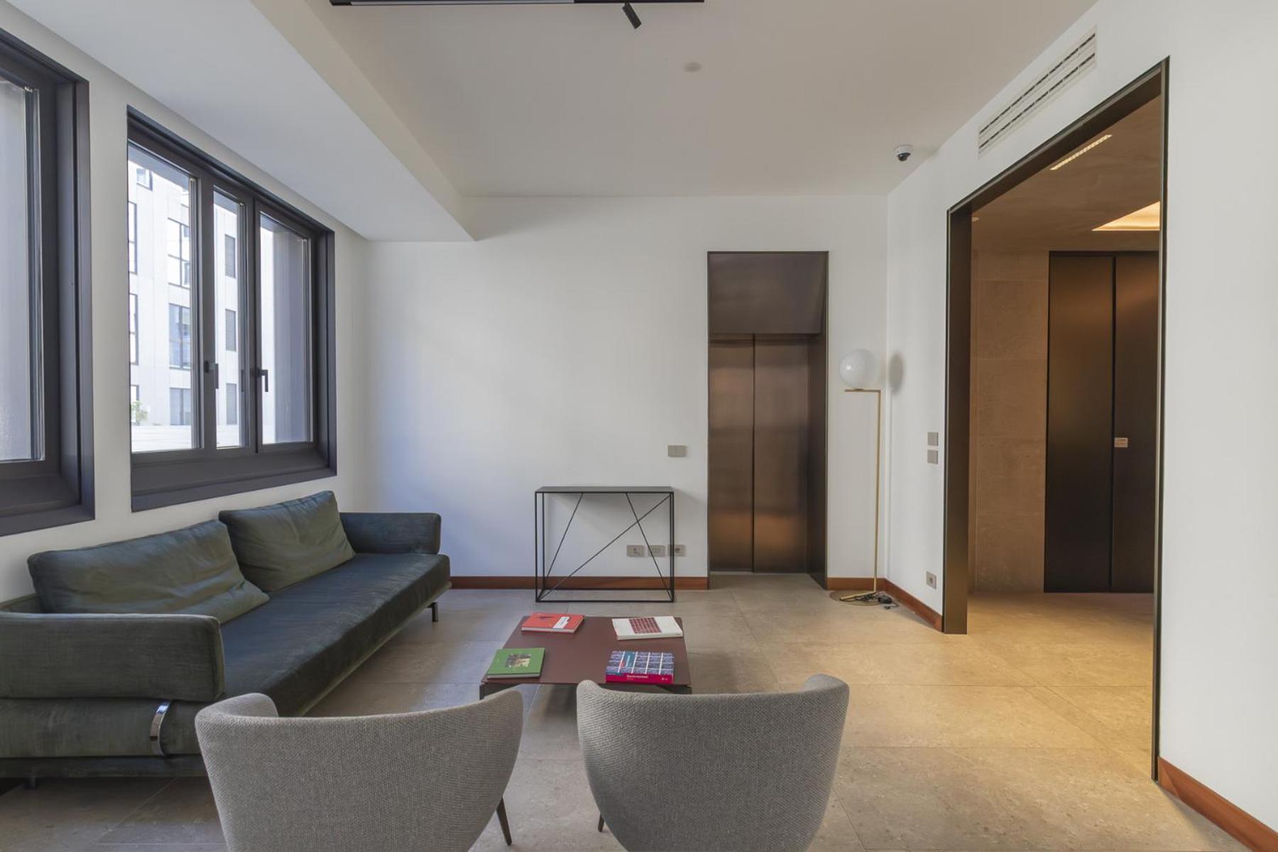 San Babila Tower With Panoramic Terrace Overlooking Duomo By Rentopolis Apartamento Milão