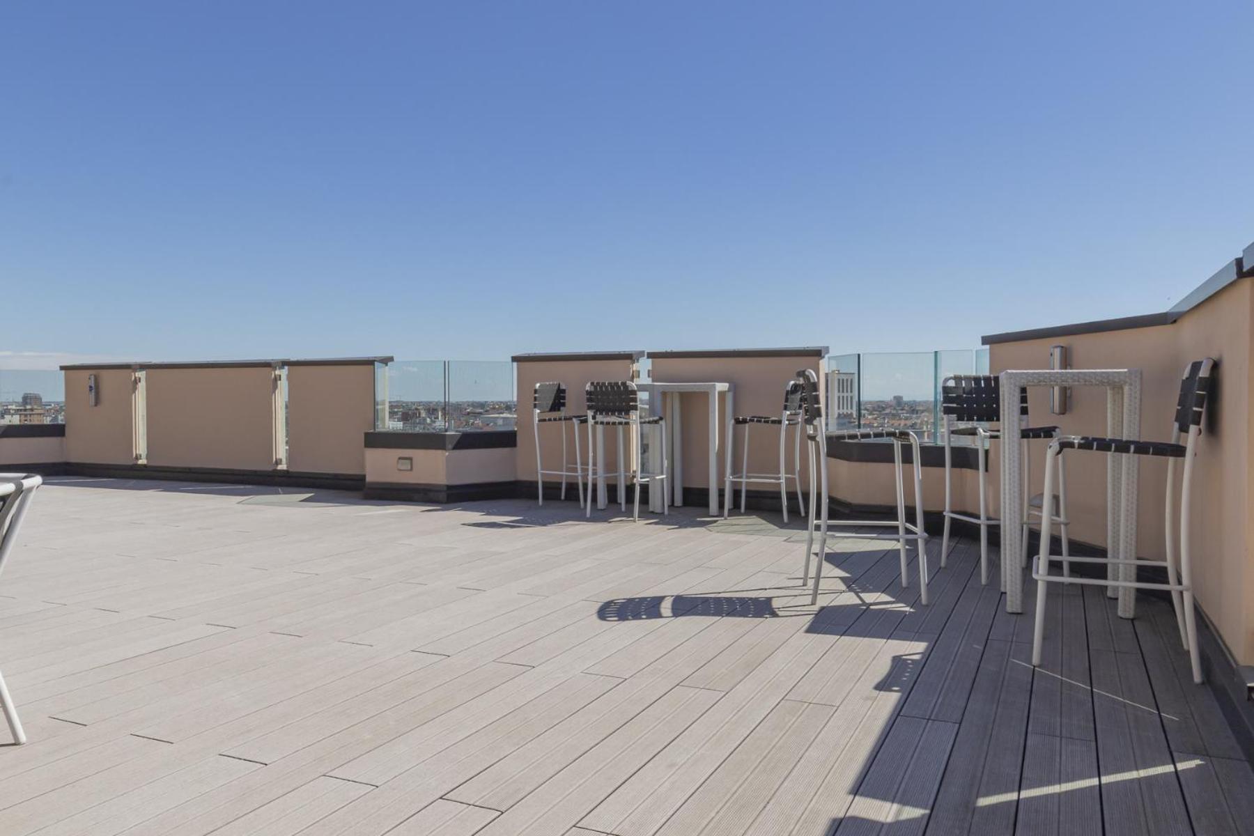 Apartamento San Babila Tower With Panoramic Terrace Overlooking Duomo By Rentopolis Milão