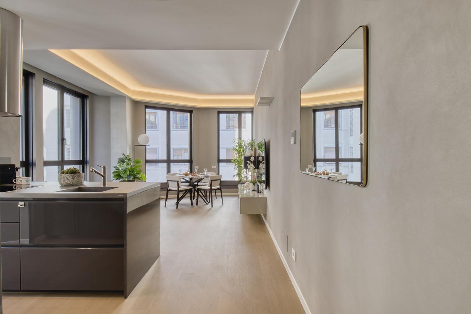 Apartamento San Babila Tower With Panoramic Terrace Overlooking Duomo By Rentopolis