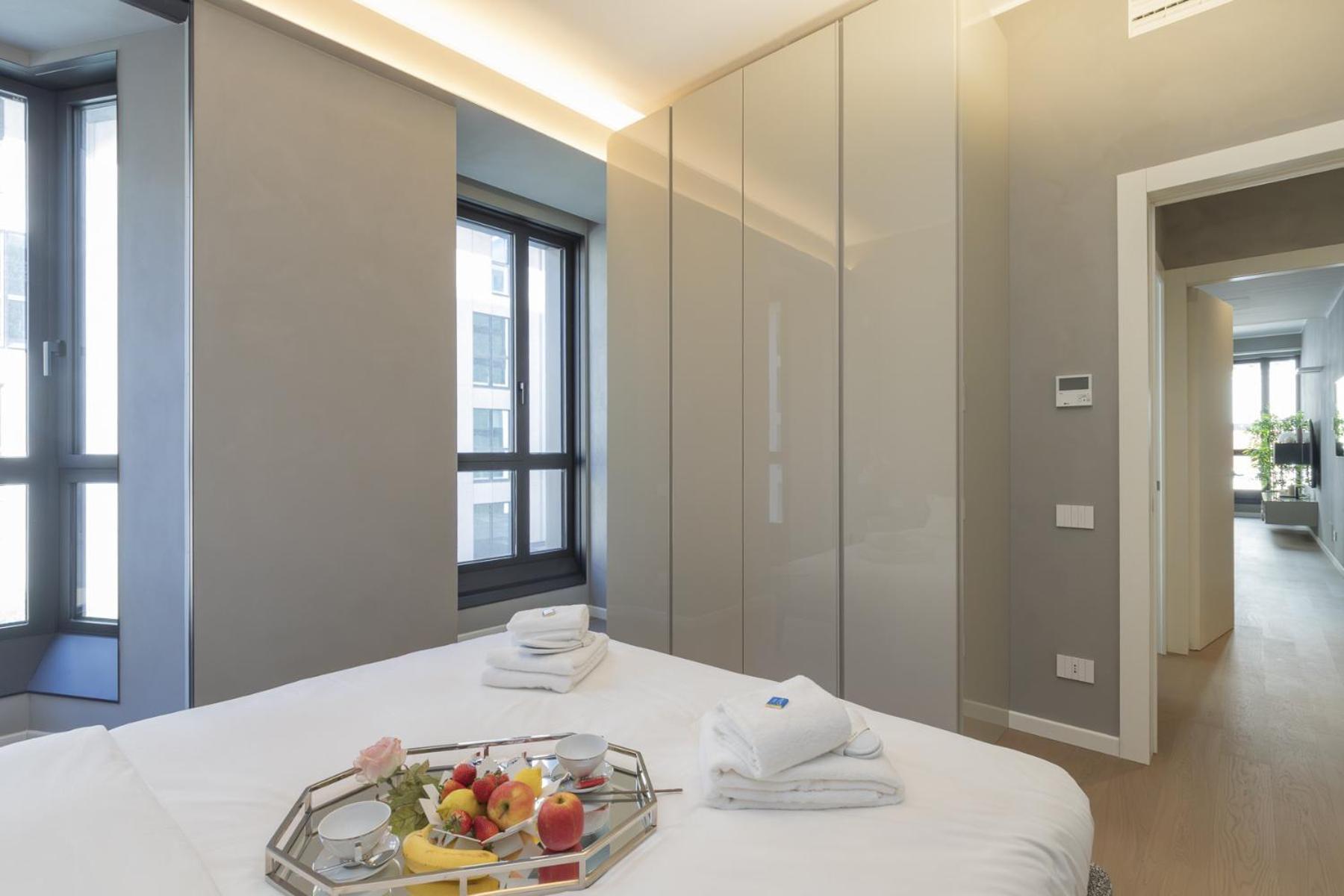 San Babila Tower With Panoramic Terrace Overlooking Duomo By Rentopolis Apartamento *