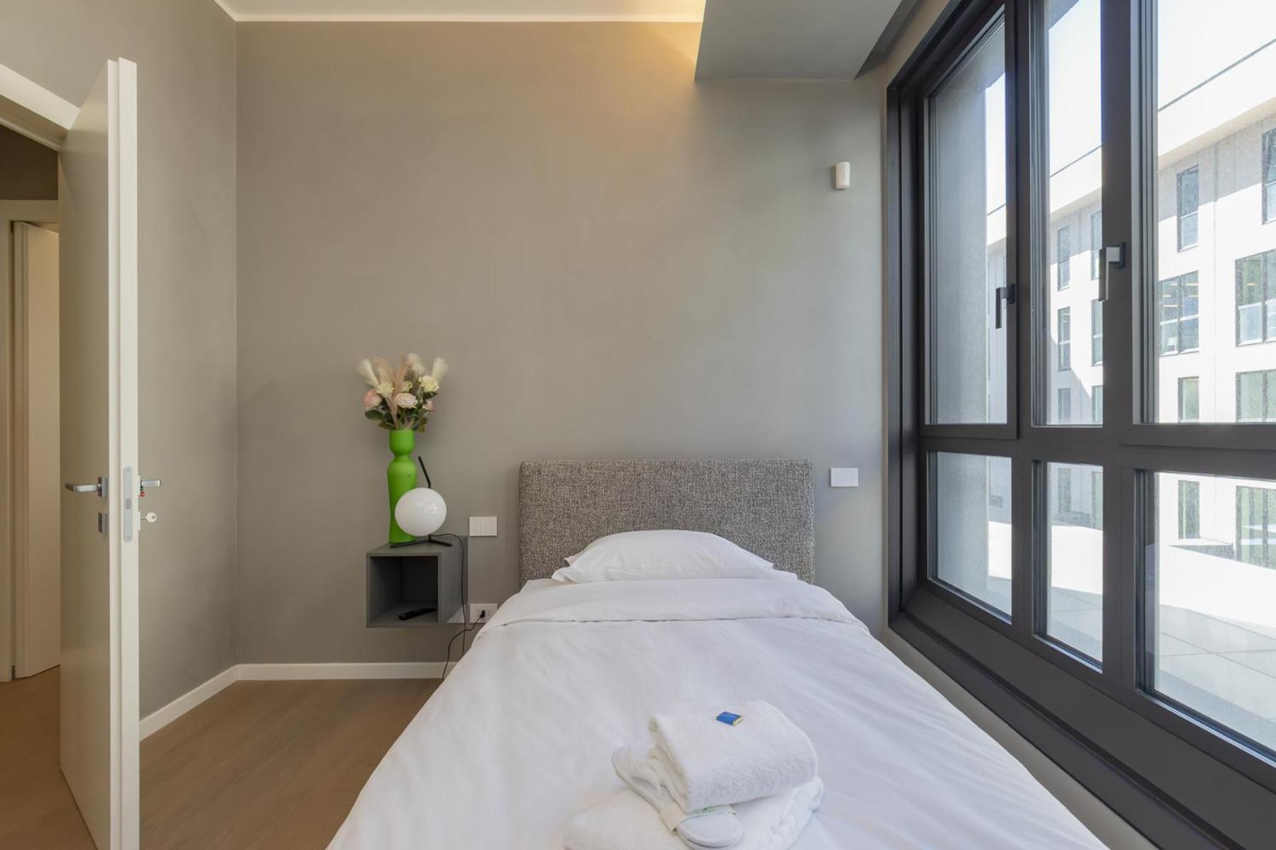 Apartamento San Babila Tower With Panoramic Terrace Overlooking Duomo By Rentopolis *