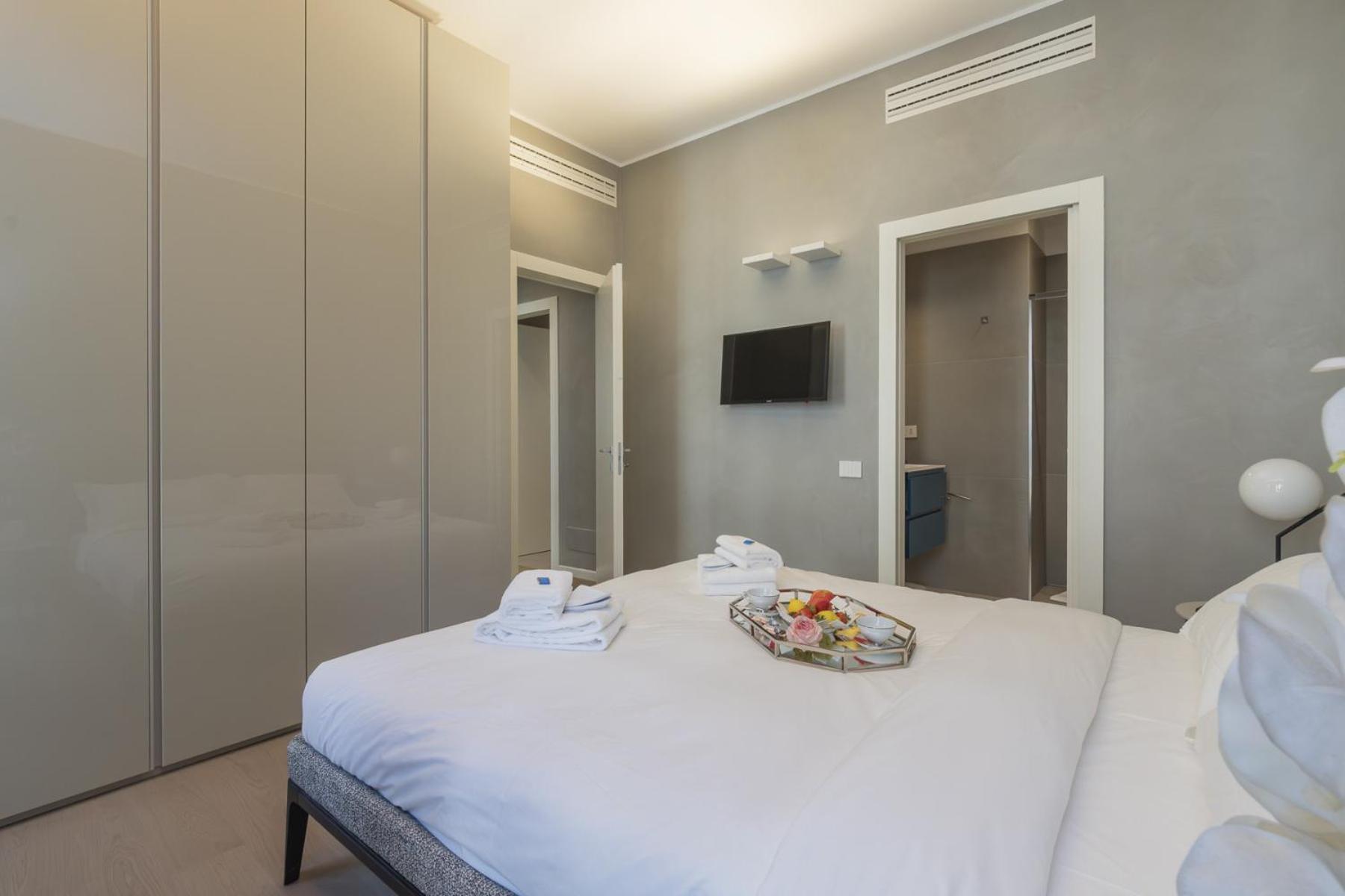 Apartamento San Babila Tower With Panoramic Terrace Overlooking Duomo By Rentopolis Milão