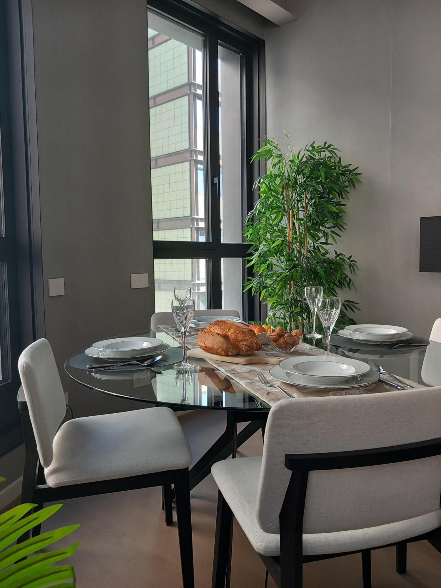 Apartamento San Babila Tower With Panoramic Terrace Overlooking Duomo By Rentopolis Milão
