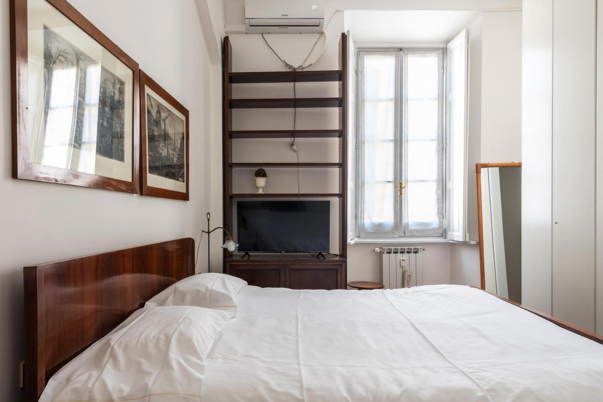 Spacious And Bright Three-room Just Few Steps From The Duomo * Milão