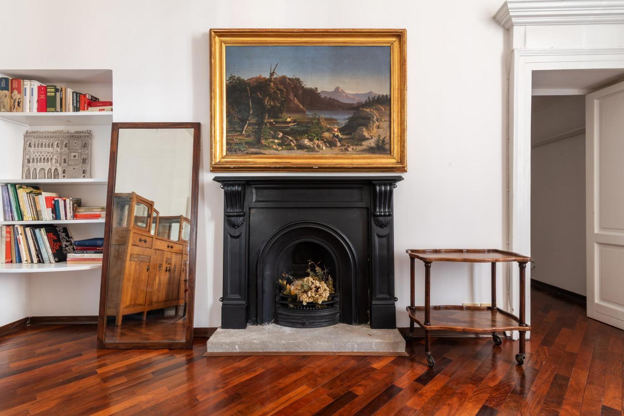 Spacious And Bright Three-room Just Few Steps From The Duomo * Milão