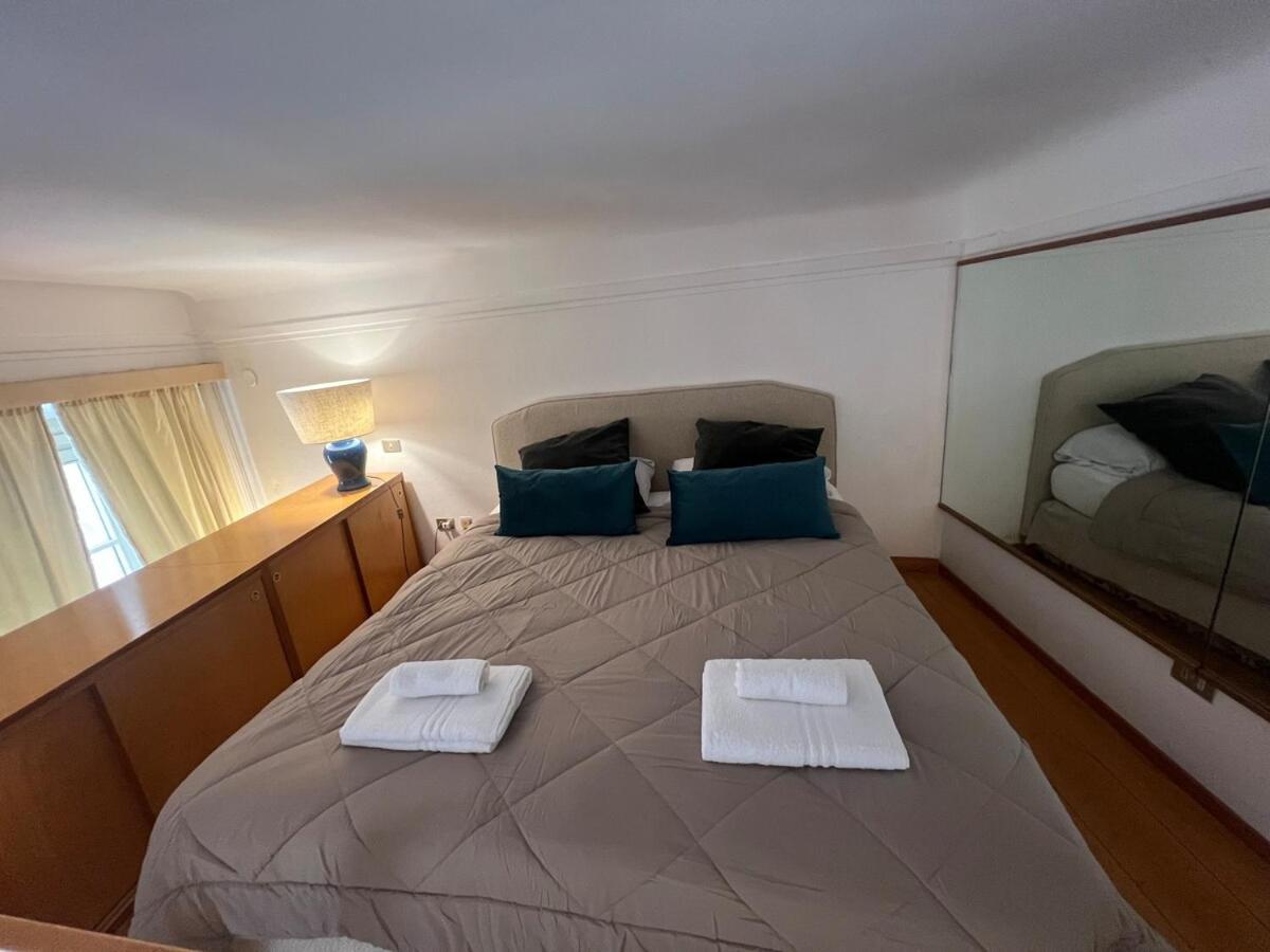 Comfortable And Quiet Sant'ambrogio Apartment