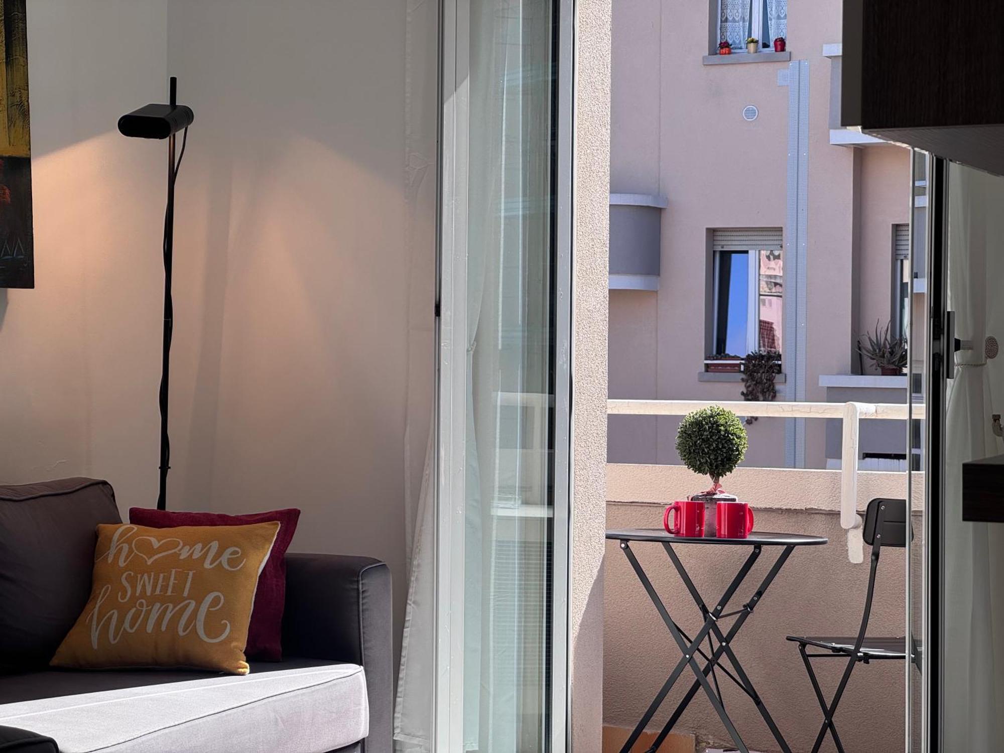 Bright With Balcony In Corso Xxii Marzo Apartment Mailand
