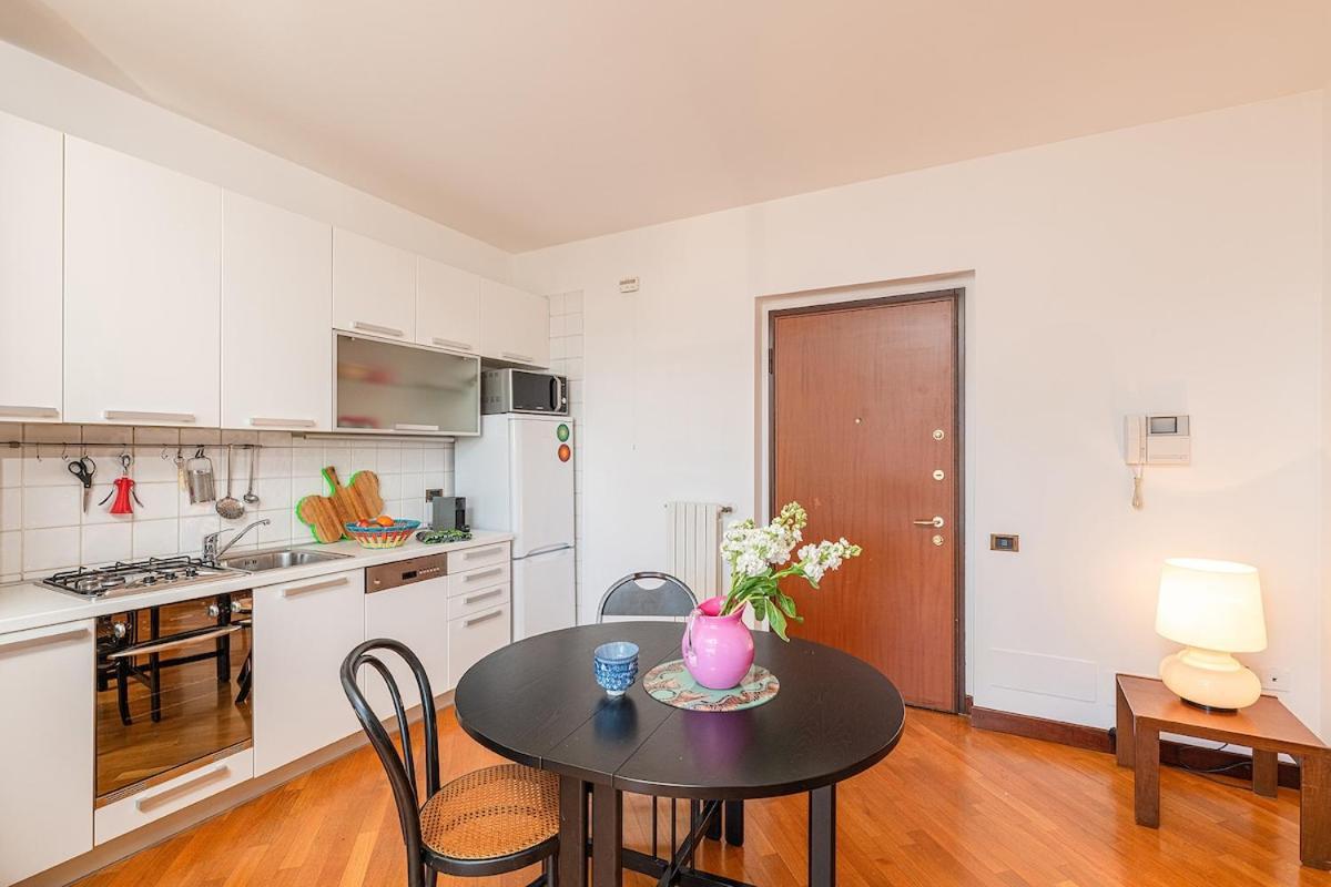 Apartamento The Rainbow House With Terrace! Milão