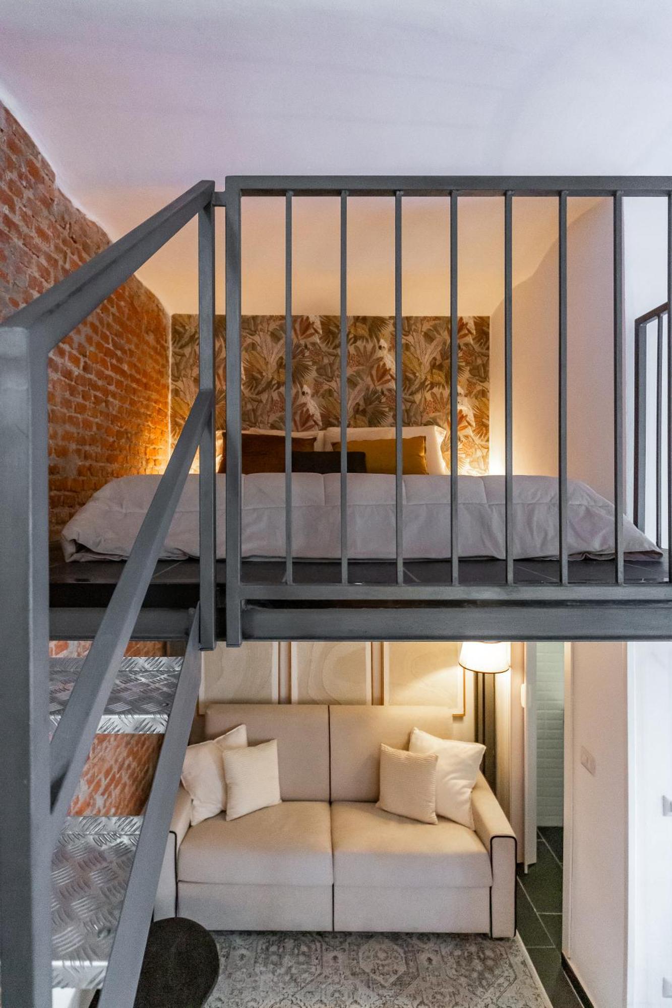 Youhosty - Design Isola Milan