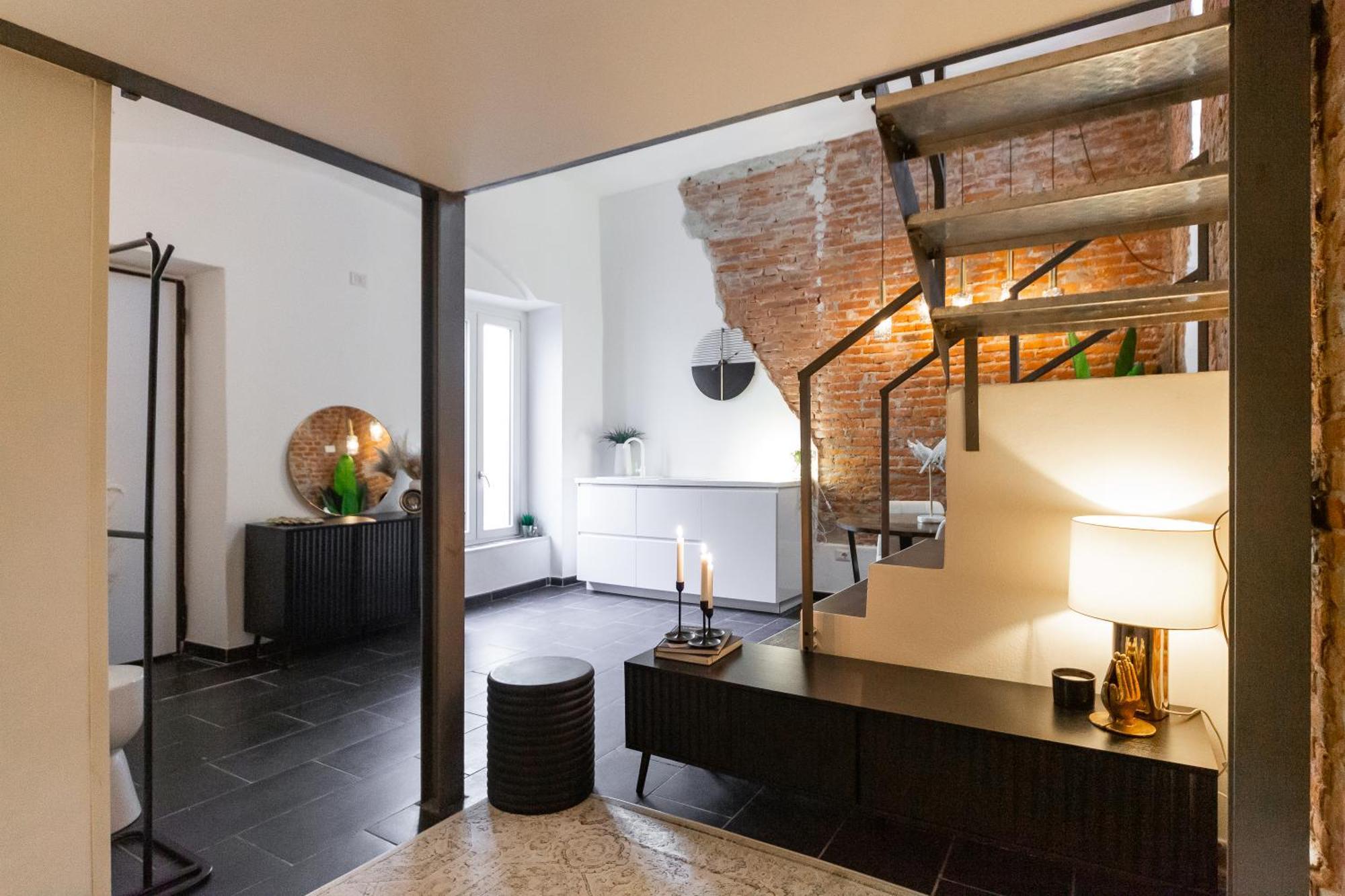 Youhosty - Design Isola