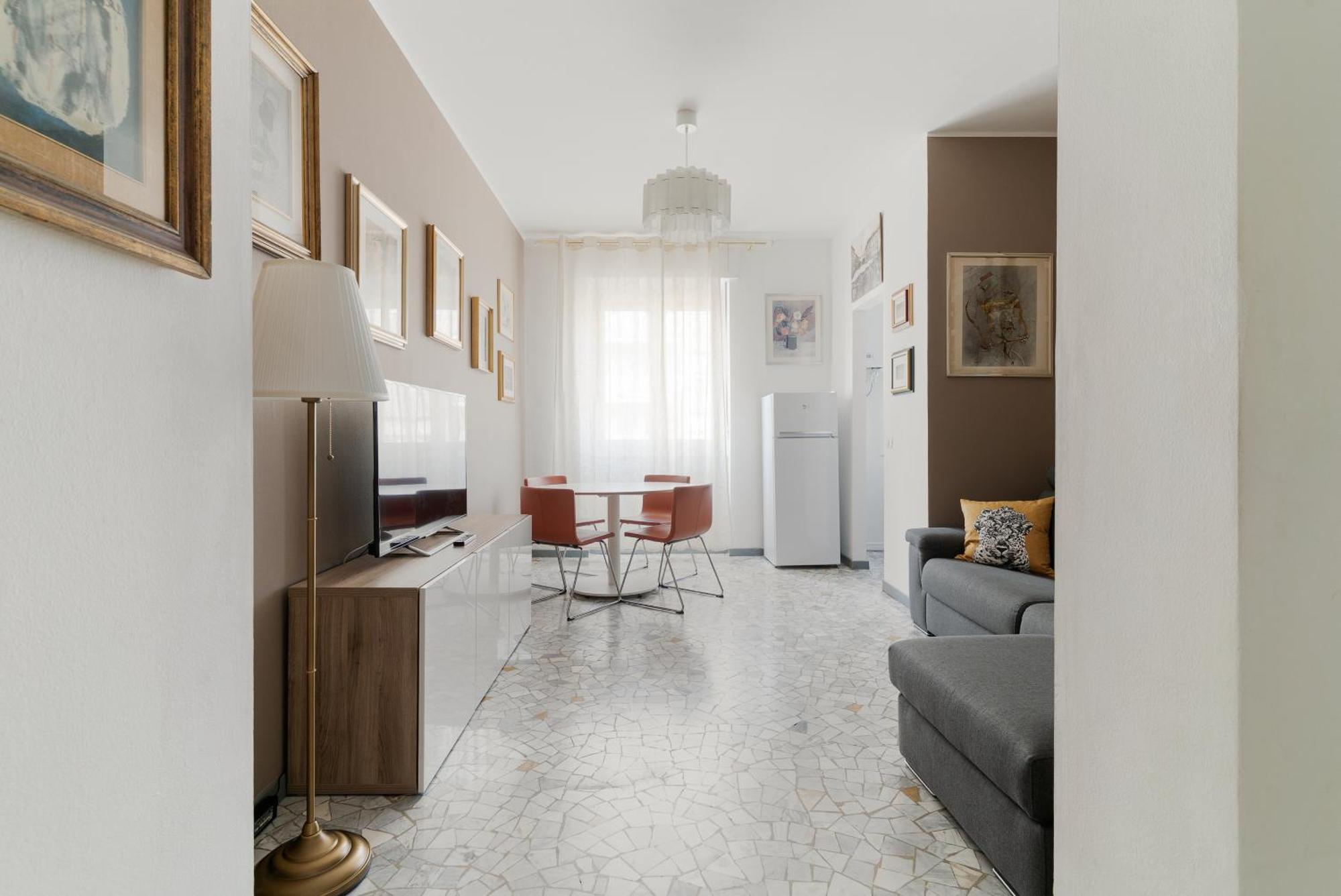 Guesthost - M1 Pasteur With Balcony Mailand