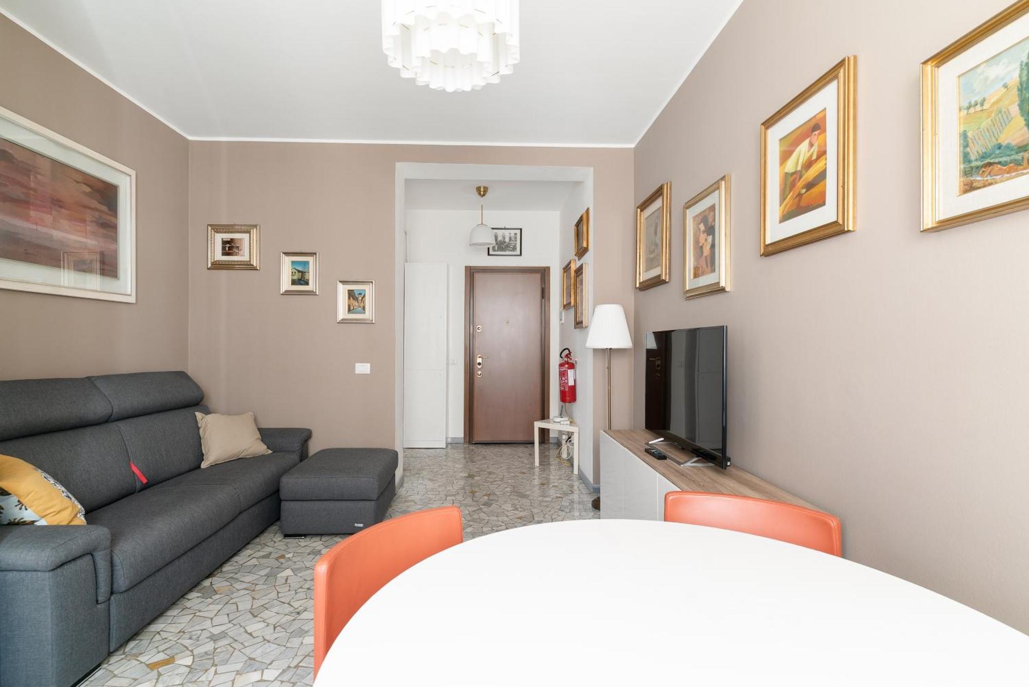 Apartment Guesthost - M1 Pasteur With Balcony