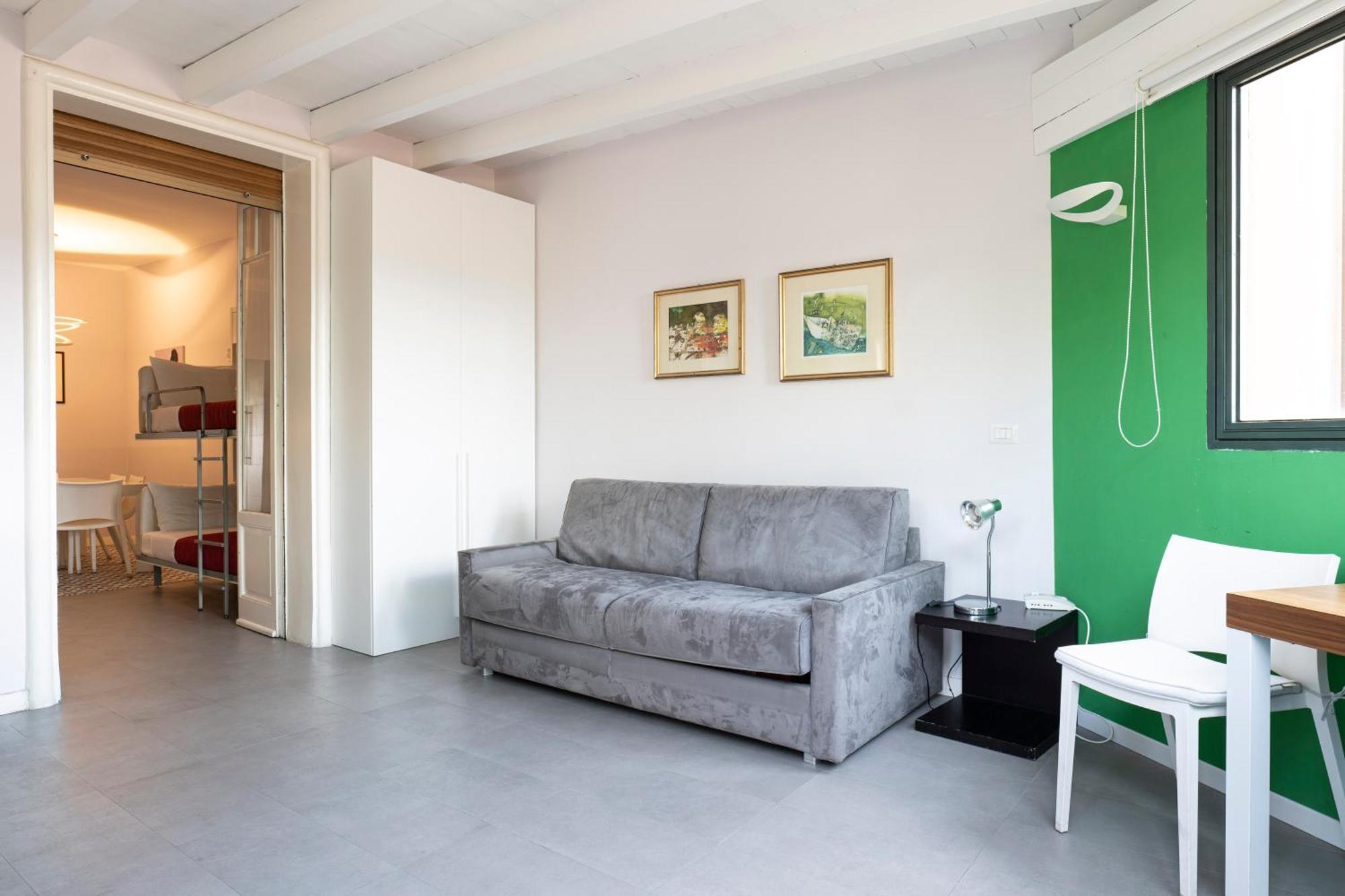 Dream Garden Center On Subway 10 Guest Apartment