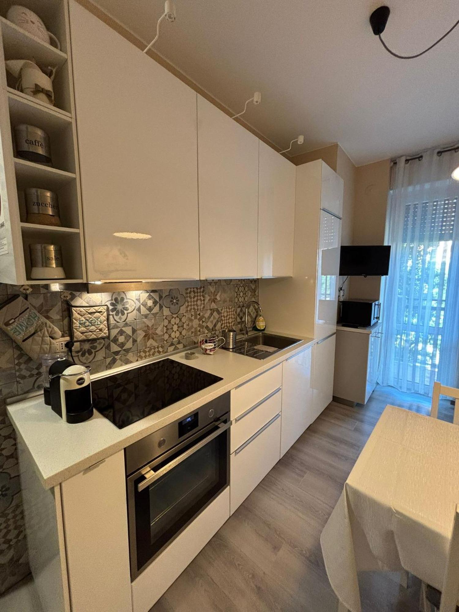 Helianthos Apartment *