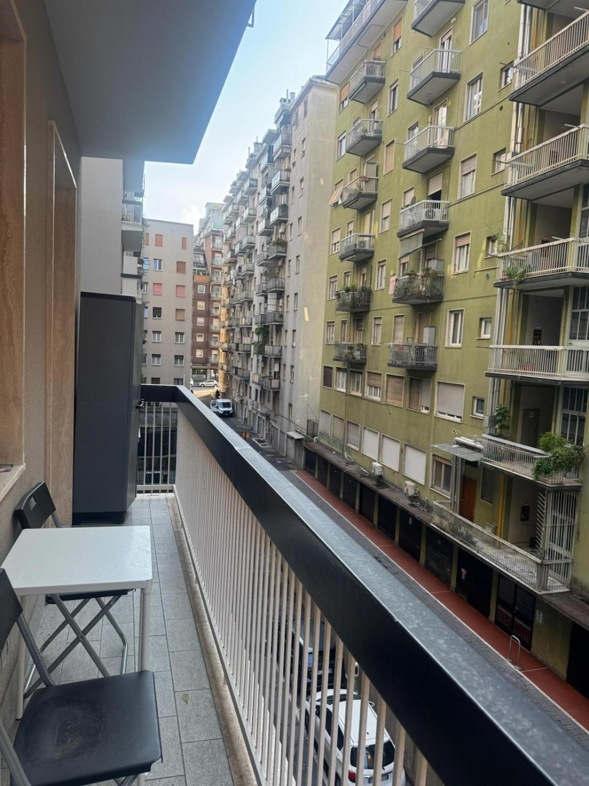 Apartment A Casa Di Imma A 5 Min Stazione Centrale, Wi-fi Veloce, Balcone Abitabile *