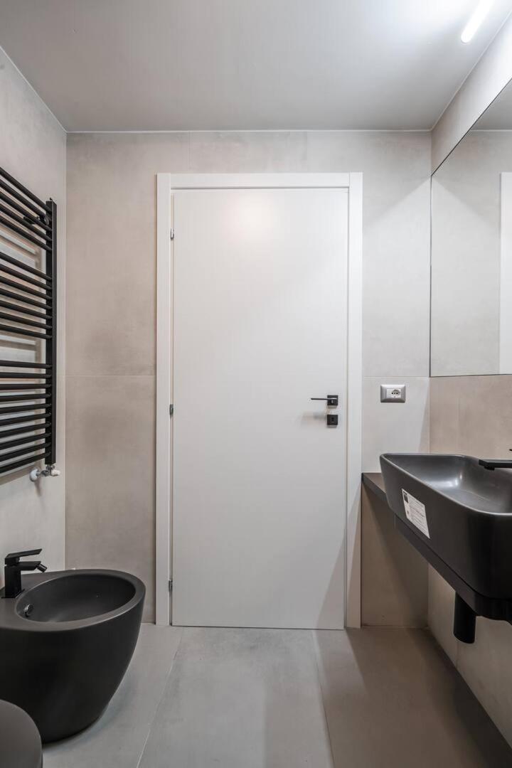 Hozyhome Design Loft In Via Cermenate * Milão