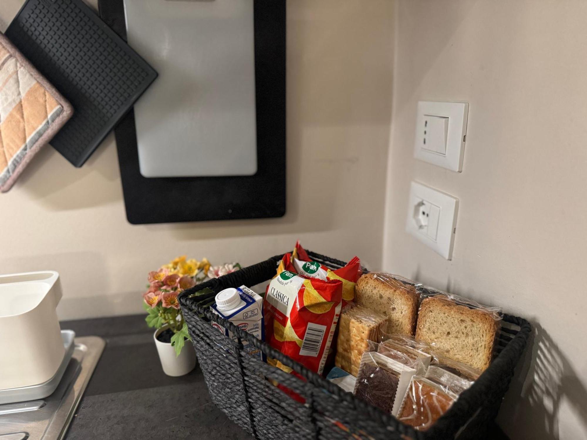 Apartment A Casa Di Imma A 5 Min Stazione Centrale, Wi-fi Veloce, Balcone Abitabile Mailand